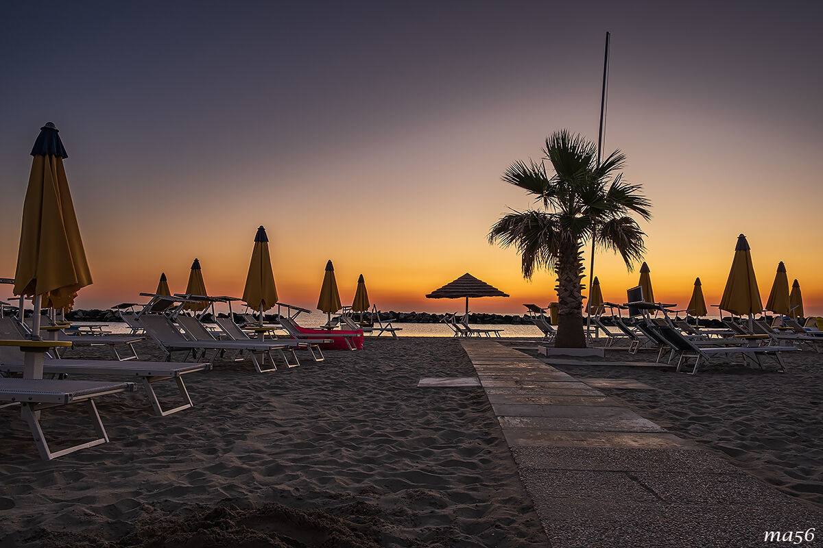 alba in spiaggia