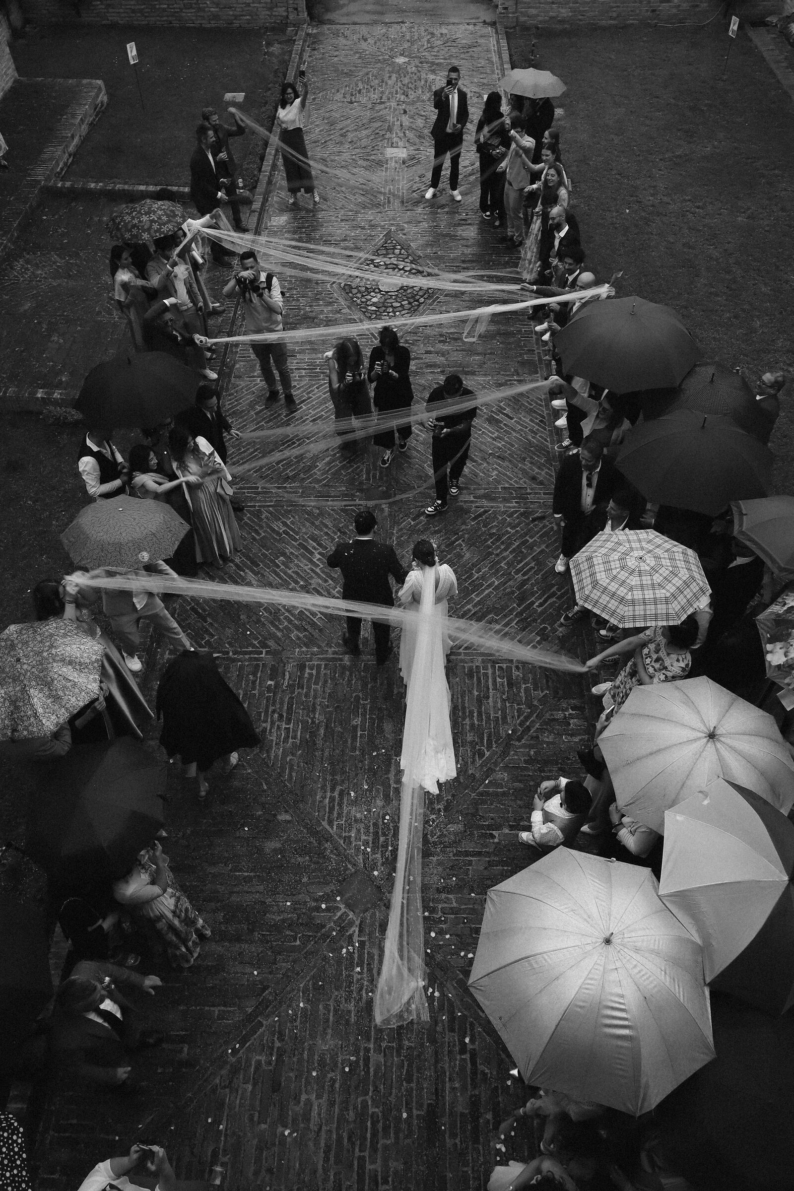 Matrimonio sotto la pioggia