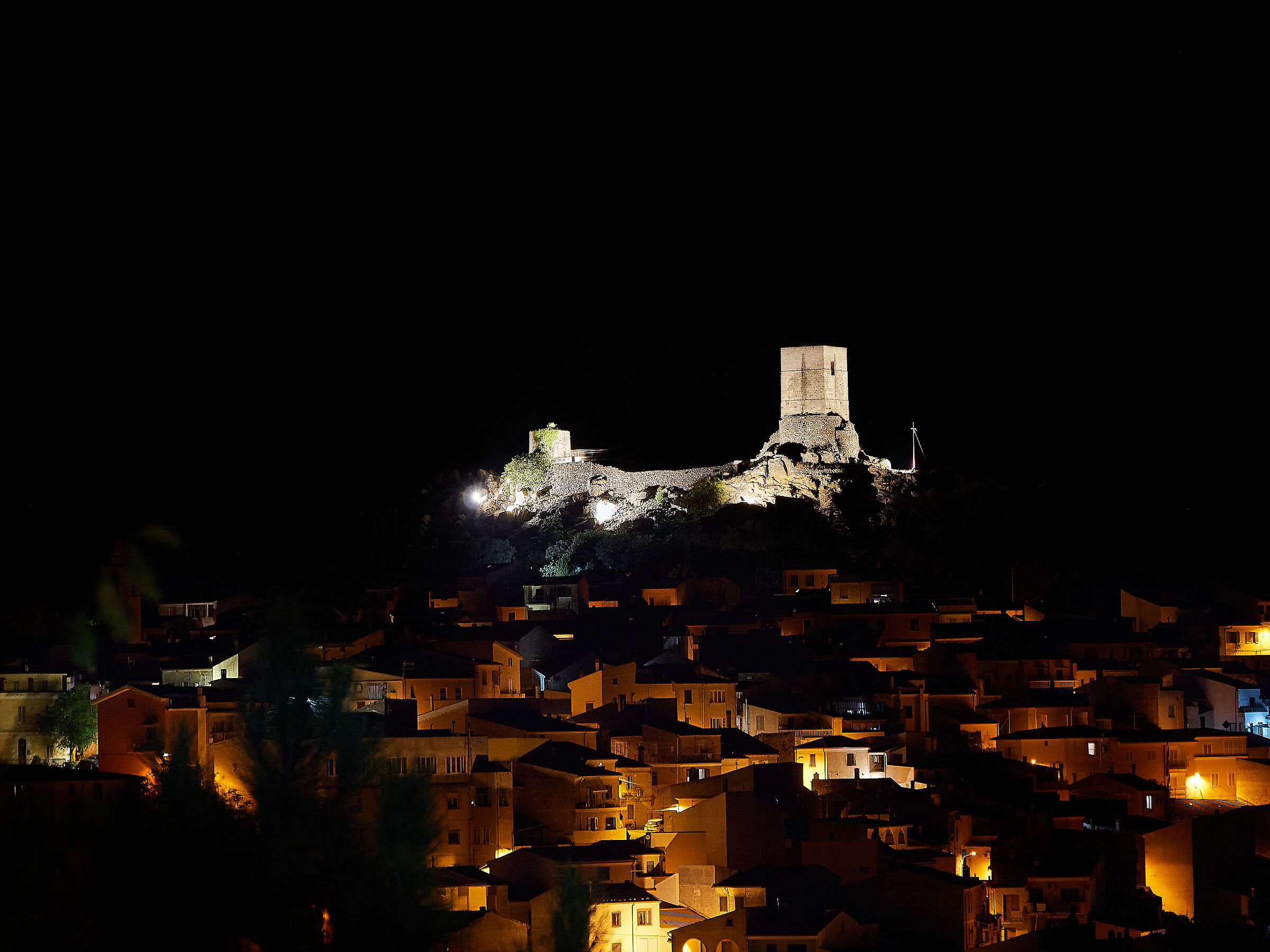 Castello di Osilo di notte