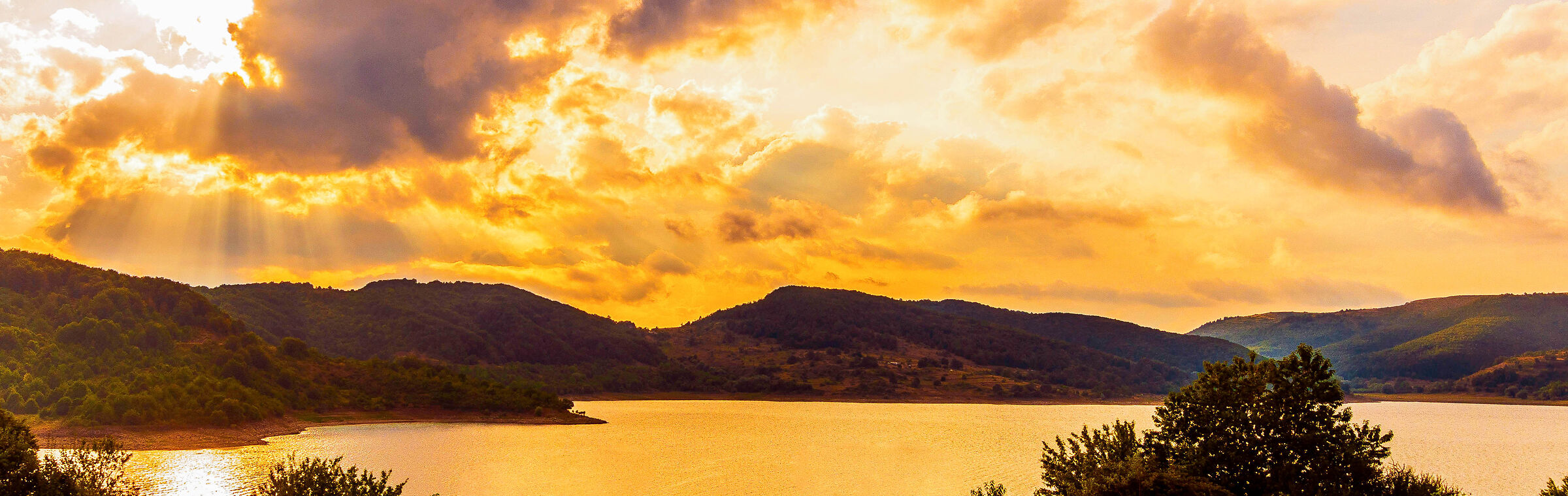 Tramonto sul Lago di Campotosto (aq)