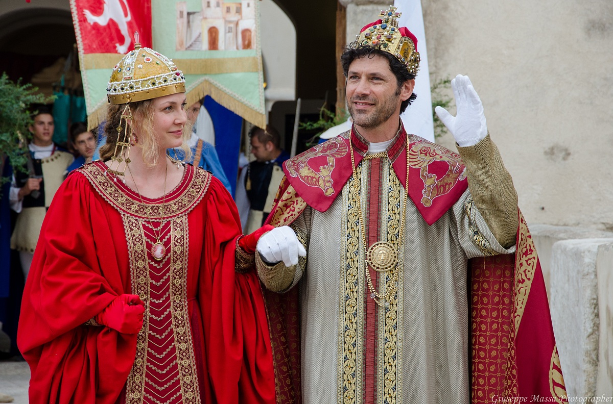 Frederick II of Swabia and Consort (3)