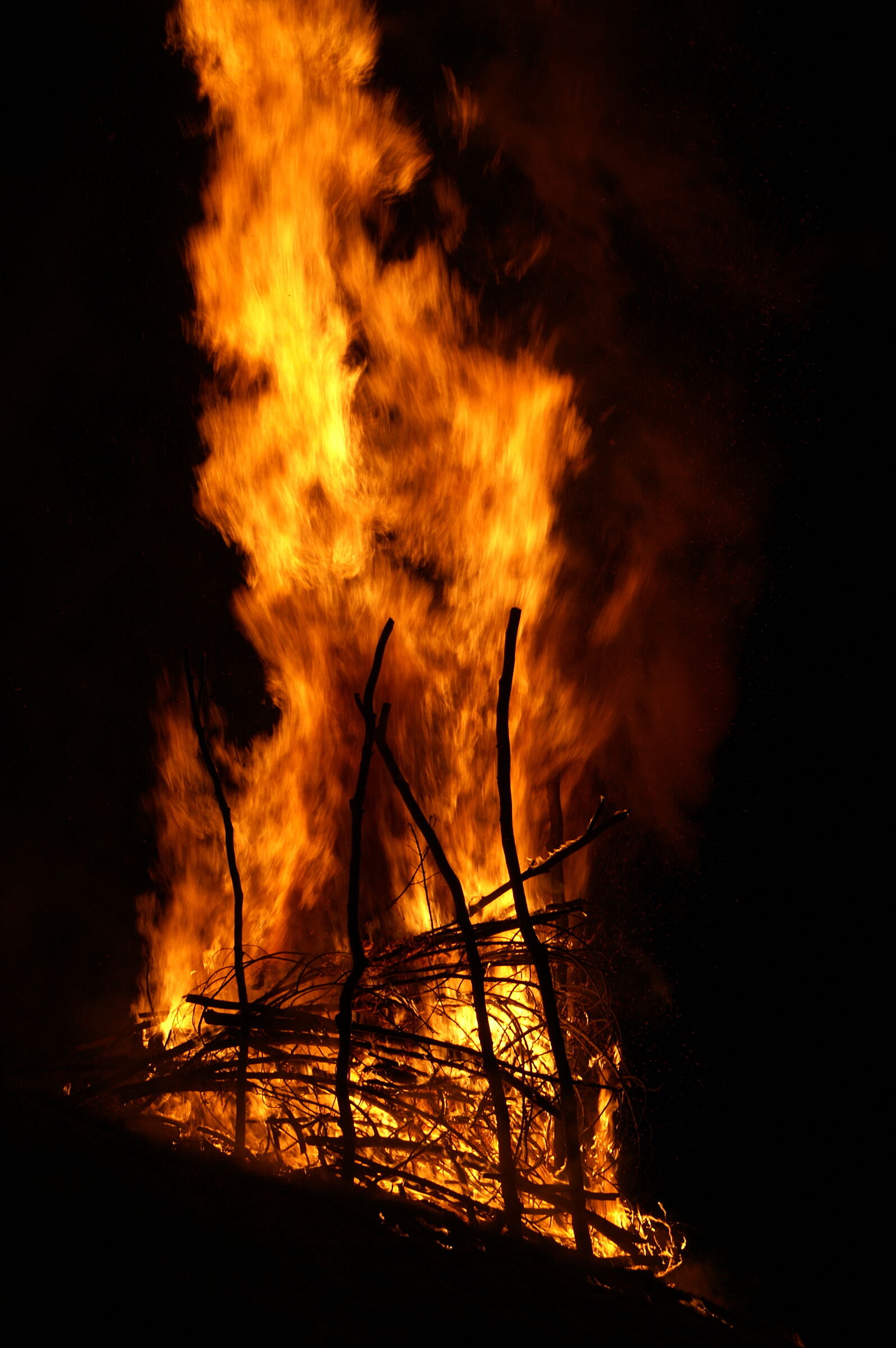Monte di Montoi, bonfire on the first of August