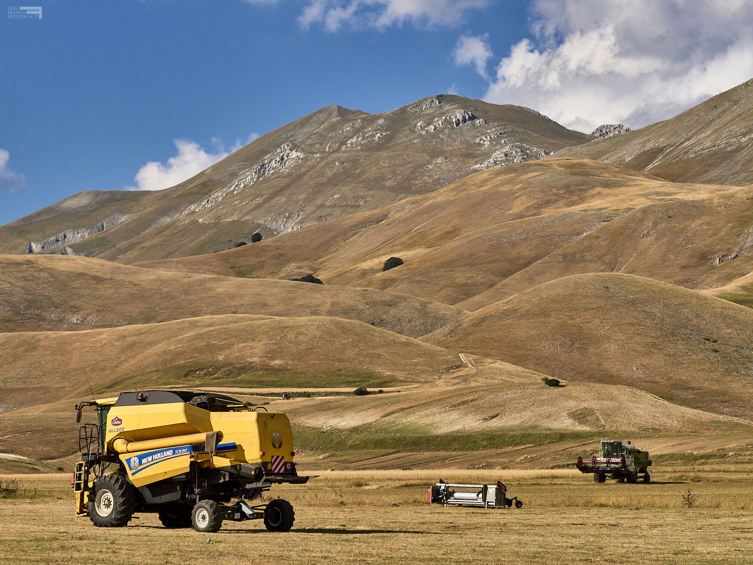 Scena di vita rurale a Castelluccio di Norcia