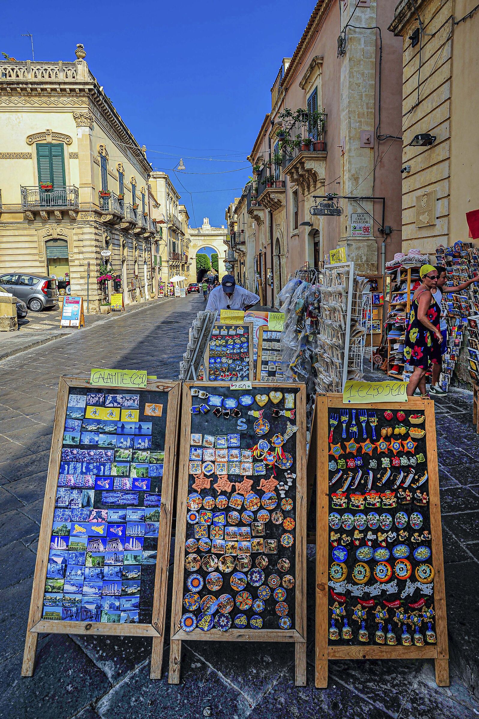 Noto center