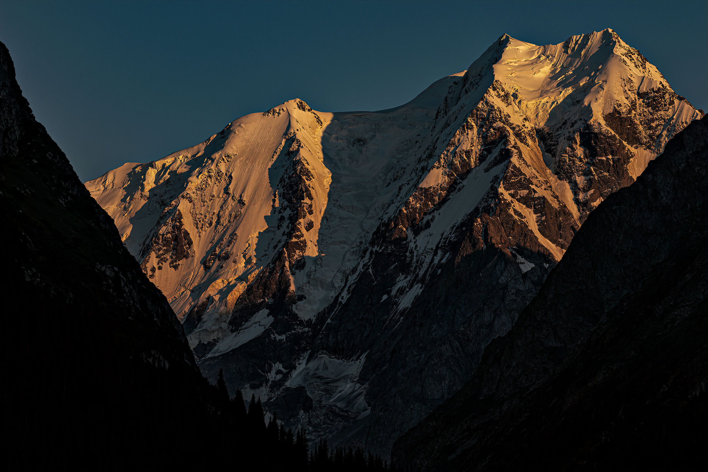 Boris Yeltsin Peak 5168m