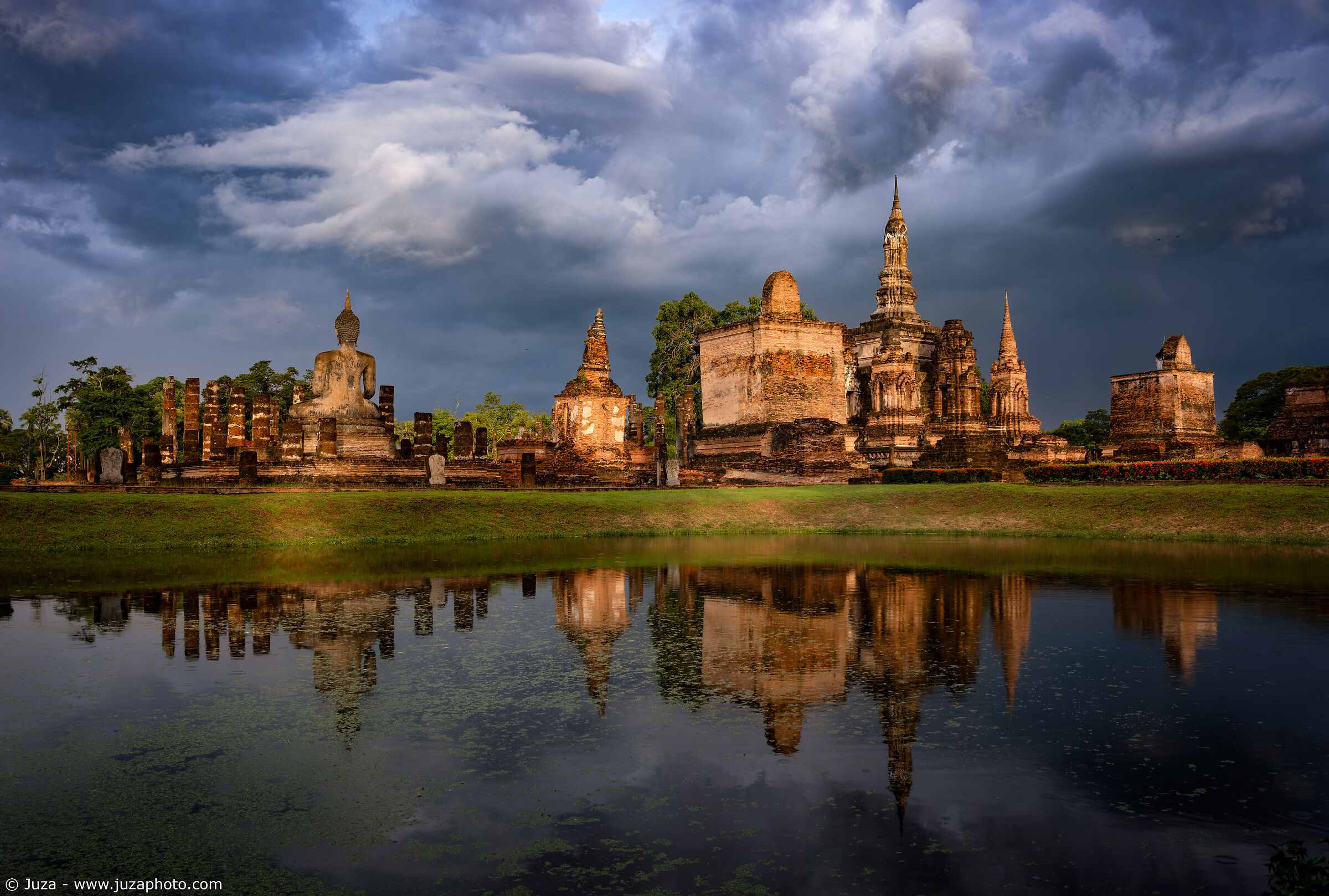 Reflection in Sukhothai