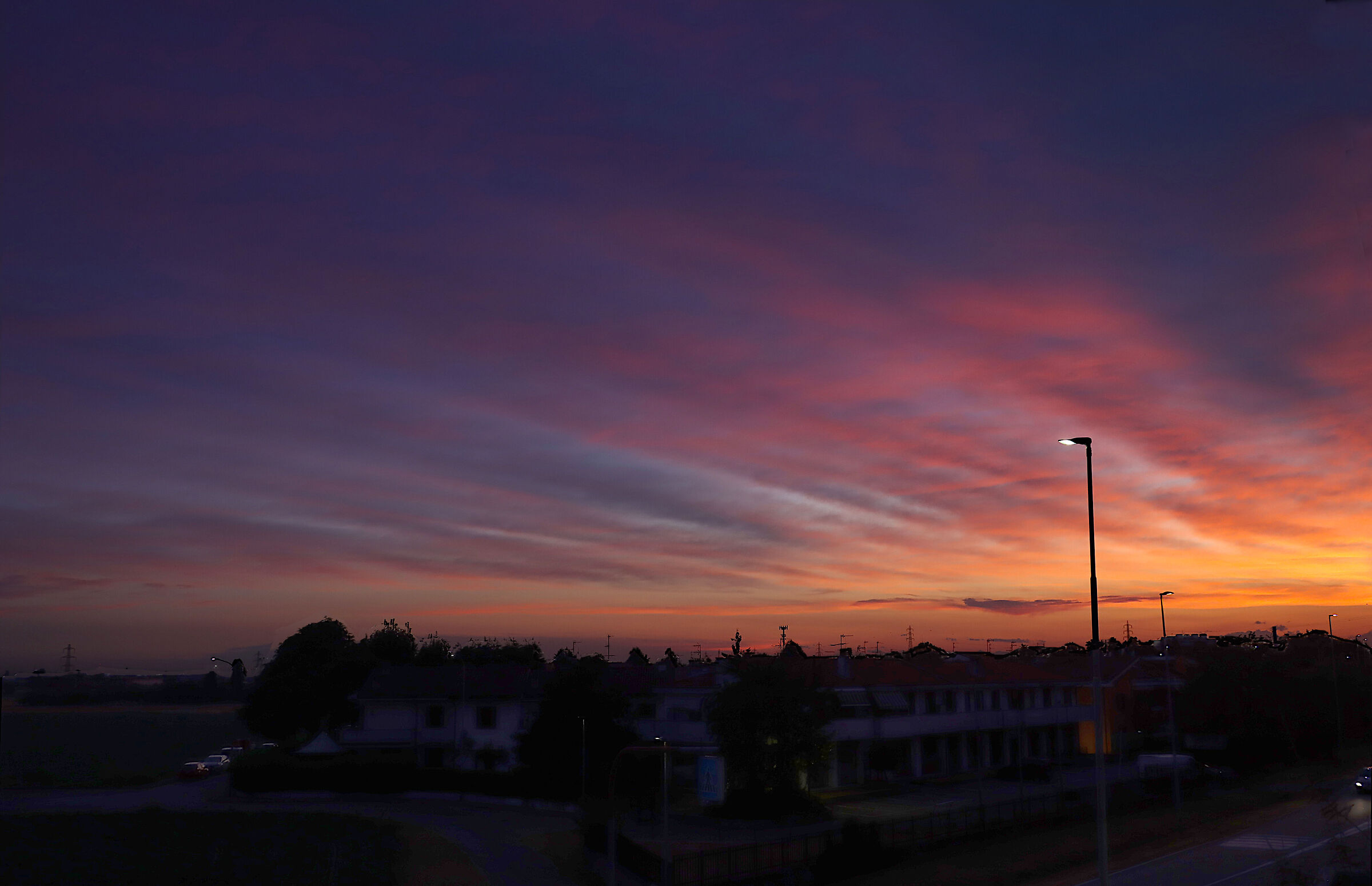 Tramonto nella via