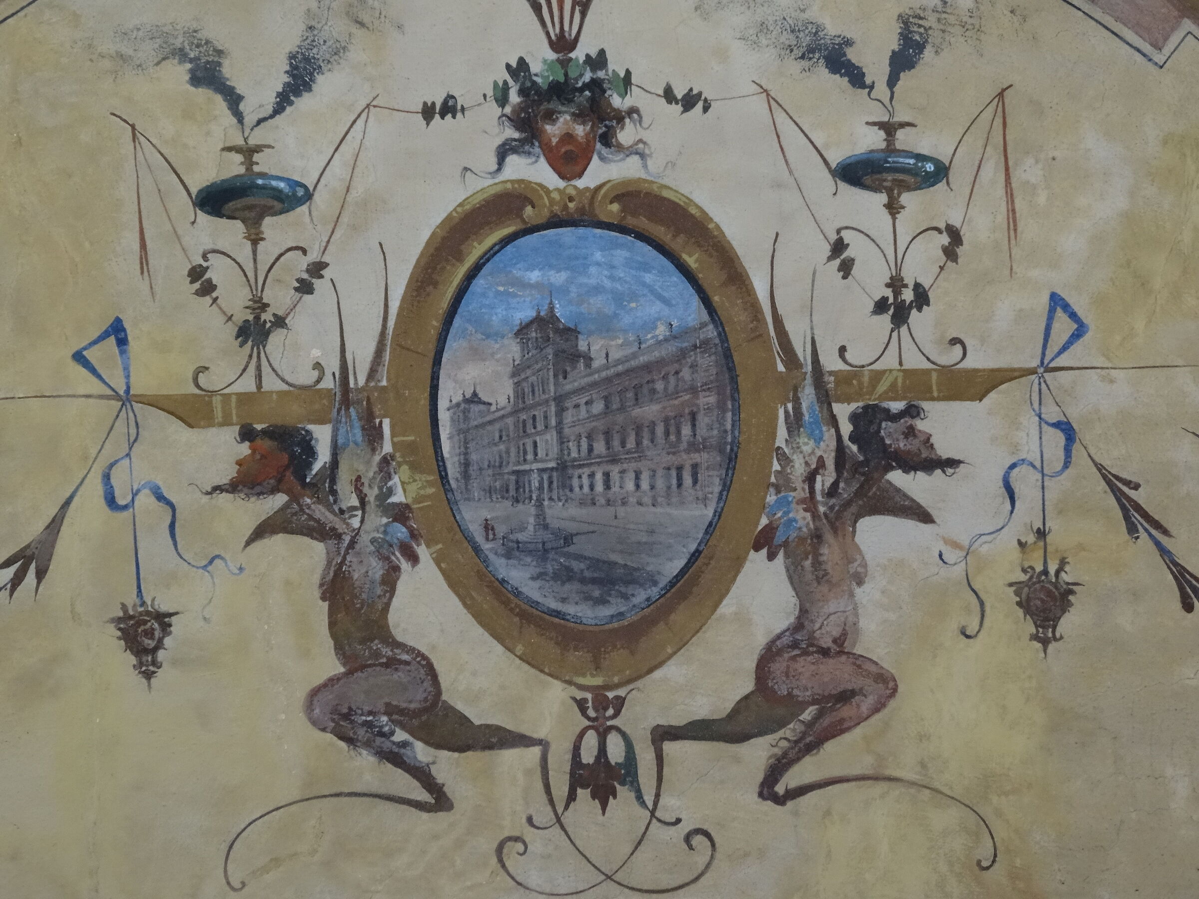 Under the arcades of Via Emilia in Modena