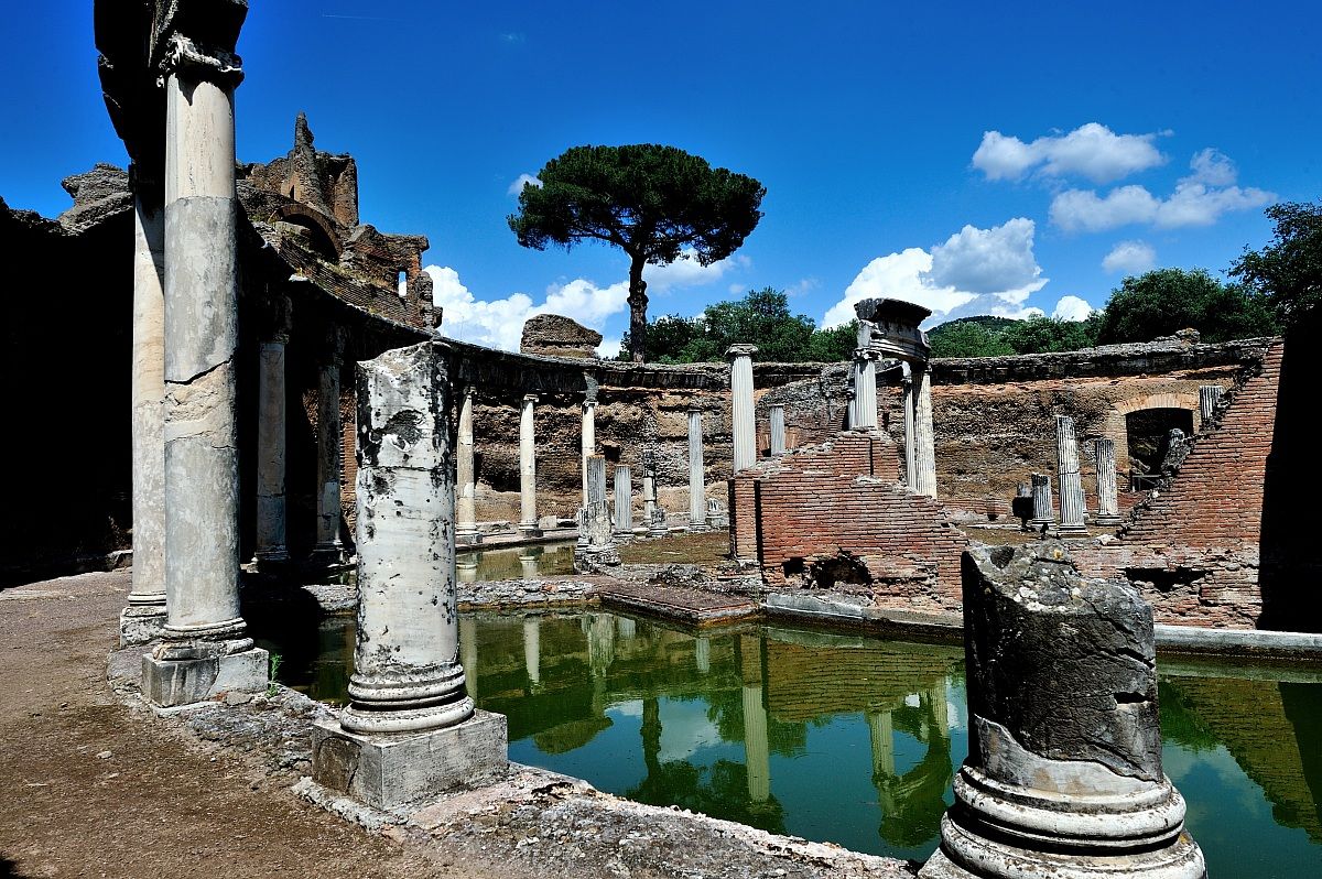 Tivoli (RM)-Villa Adriana,Teatro Marittimo