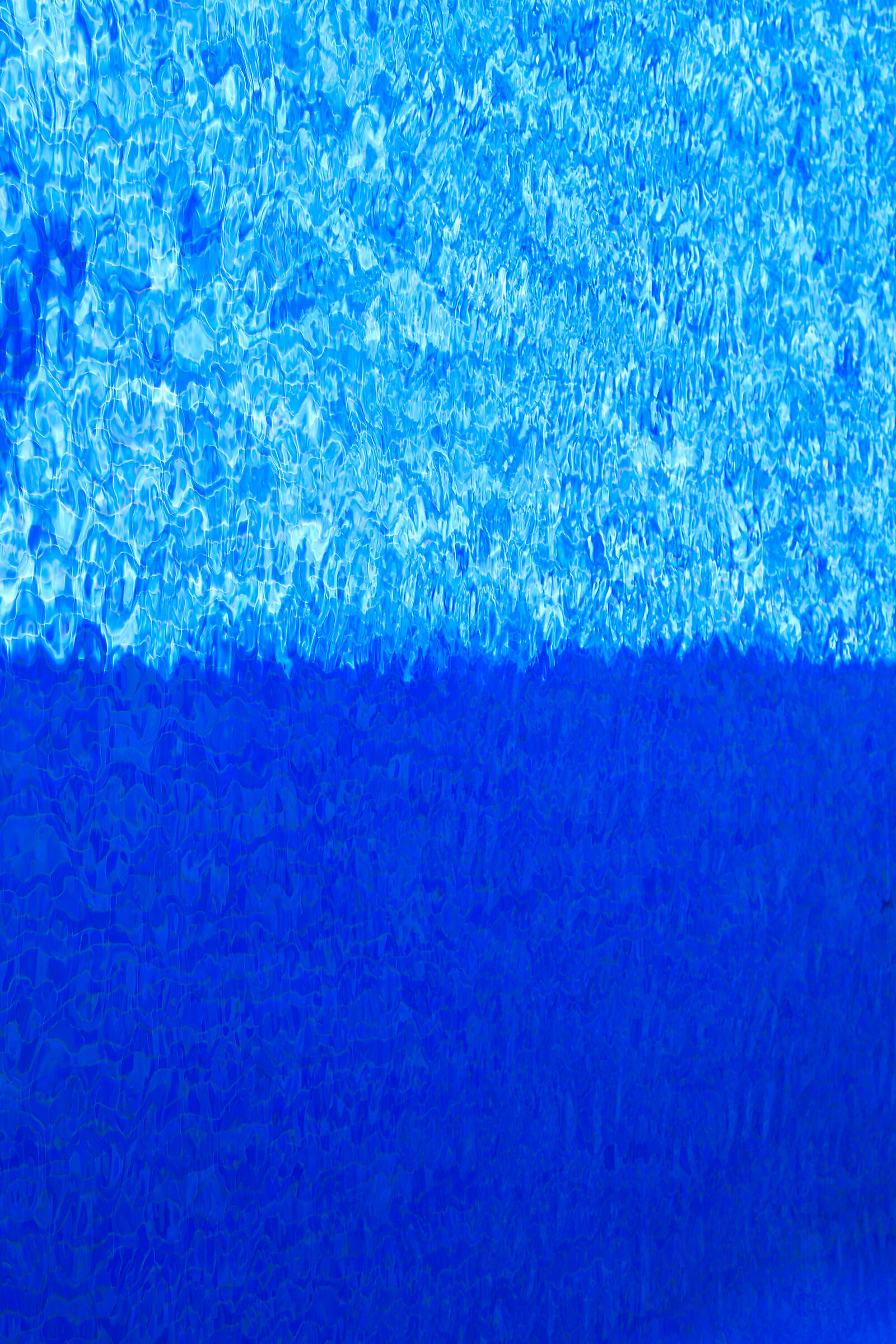 Swimming pool effect wallpaper