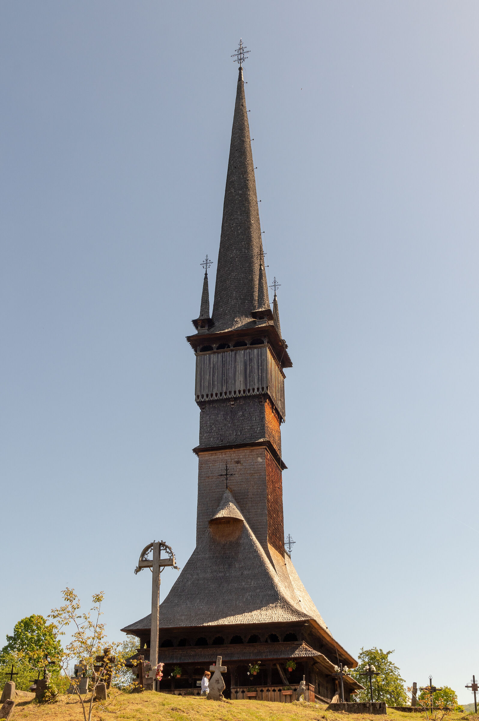 Chiesa S. Arcangeli Michele e Gabriele, Surdesti (ro)