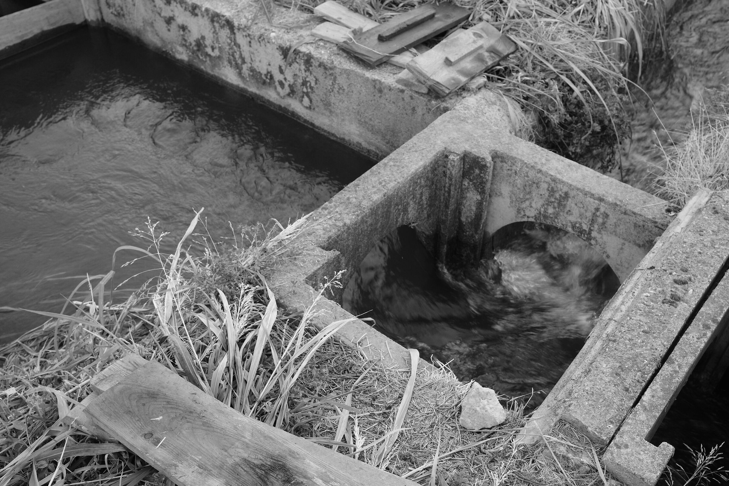 Chiusa di irrigazione in cemento