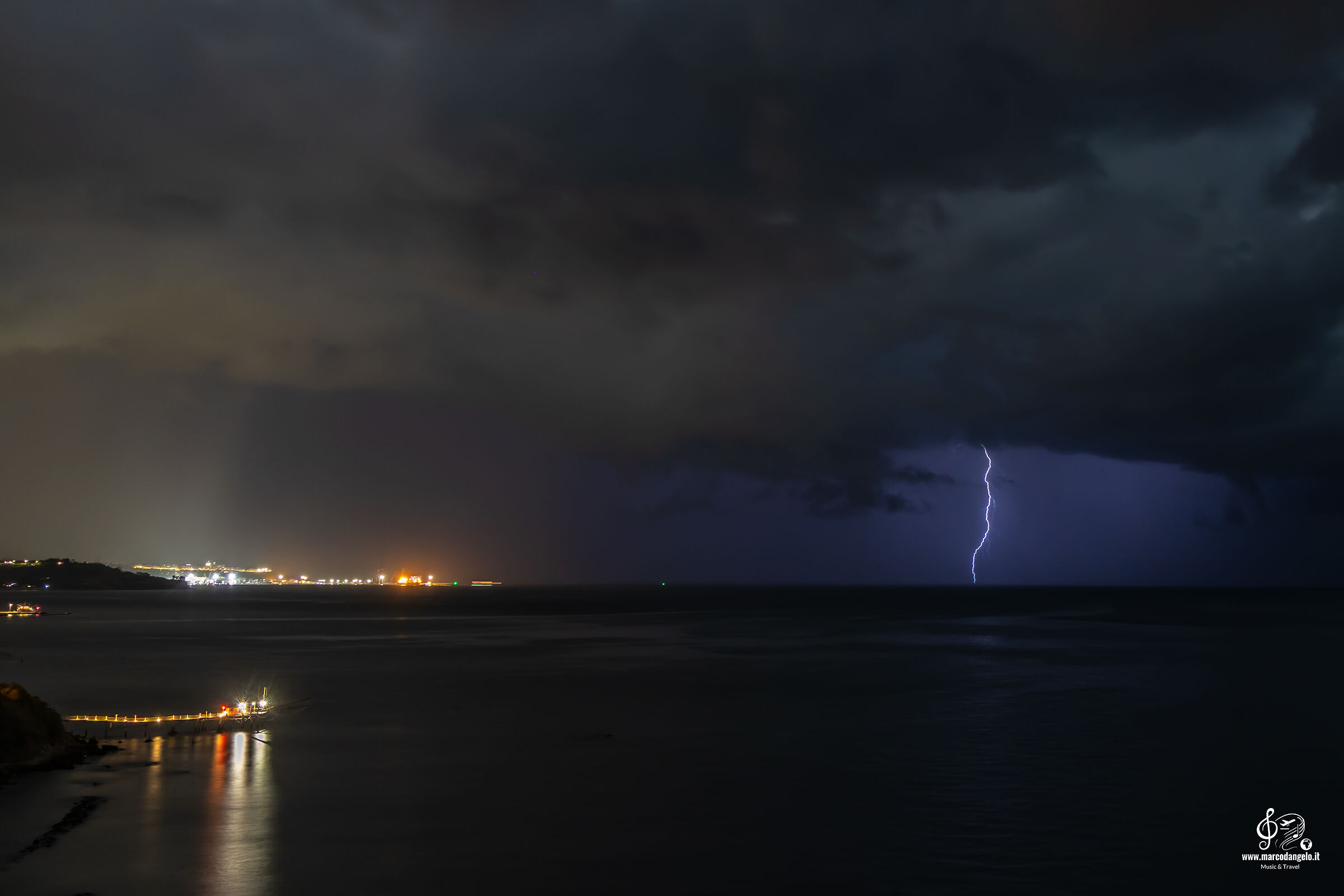 Temporale sulla costa dei trabocchi