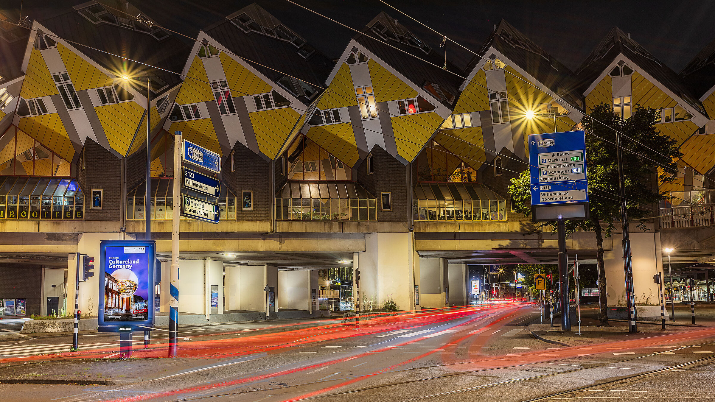 Light trails @ cubehouses