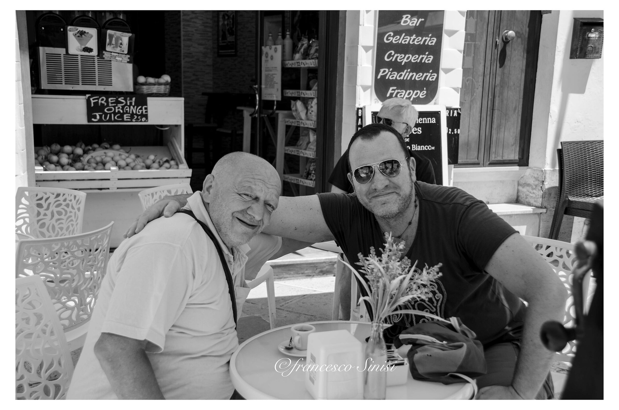 due amici al bar