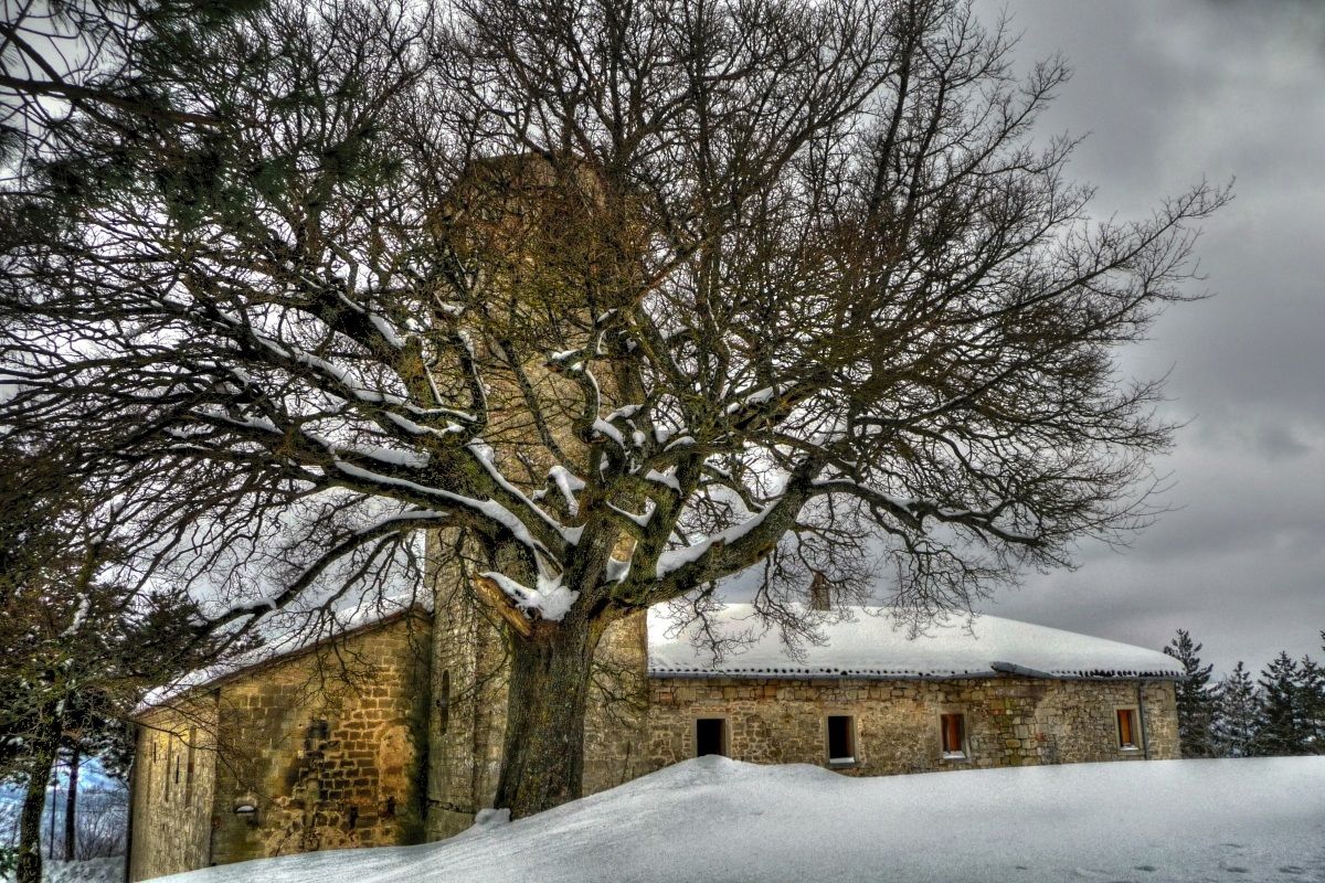 the parish to Miratoio