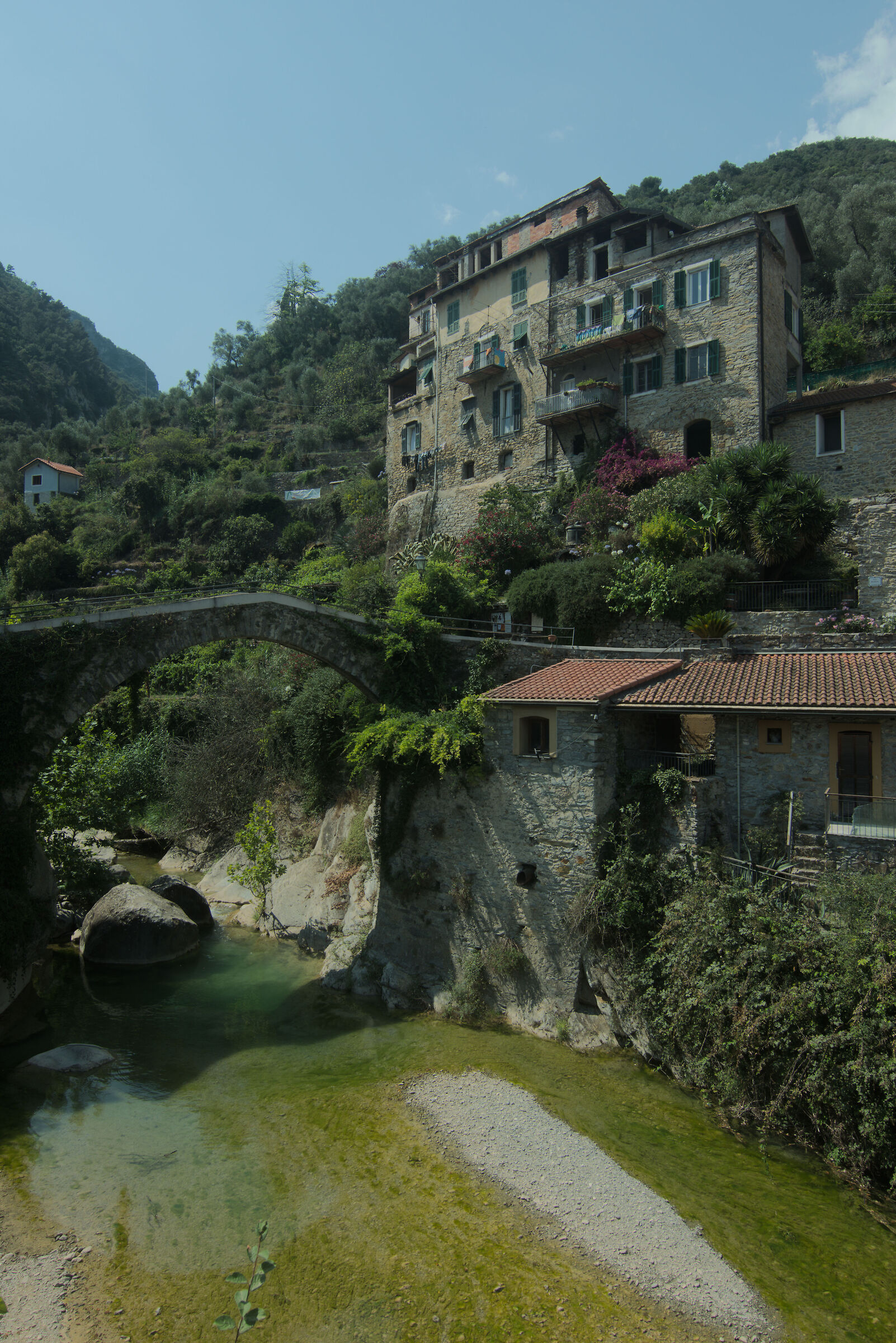 Ponte della Rocchetta Nervina, Italia