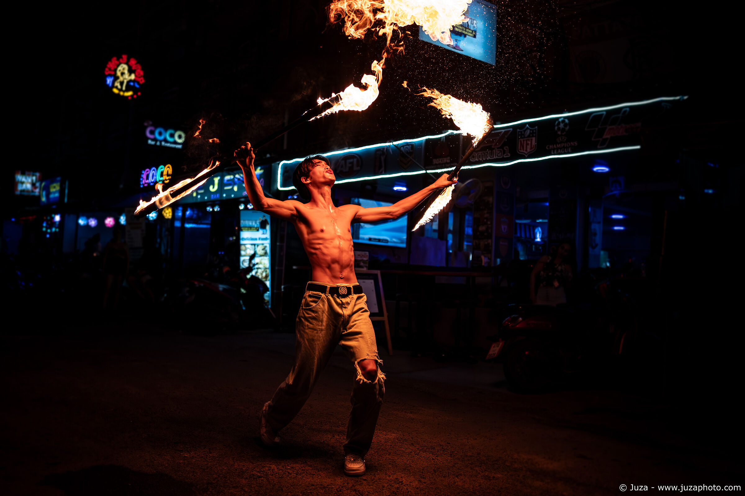 Giocare col fuoco, Pattaya