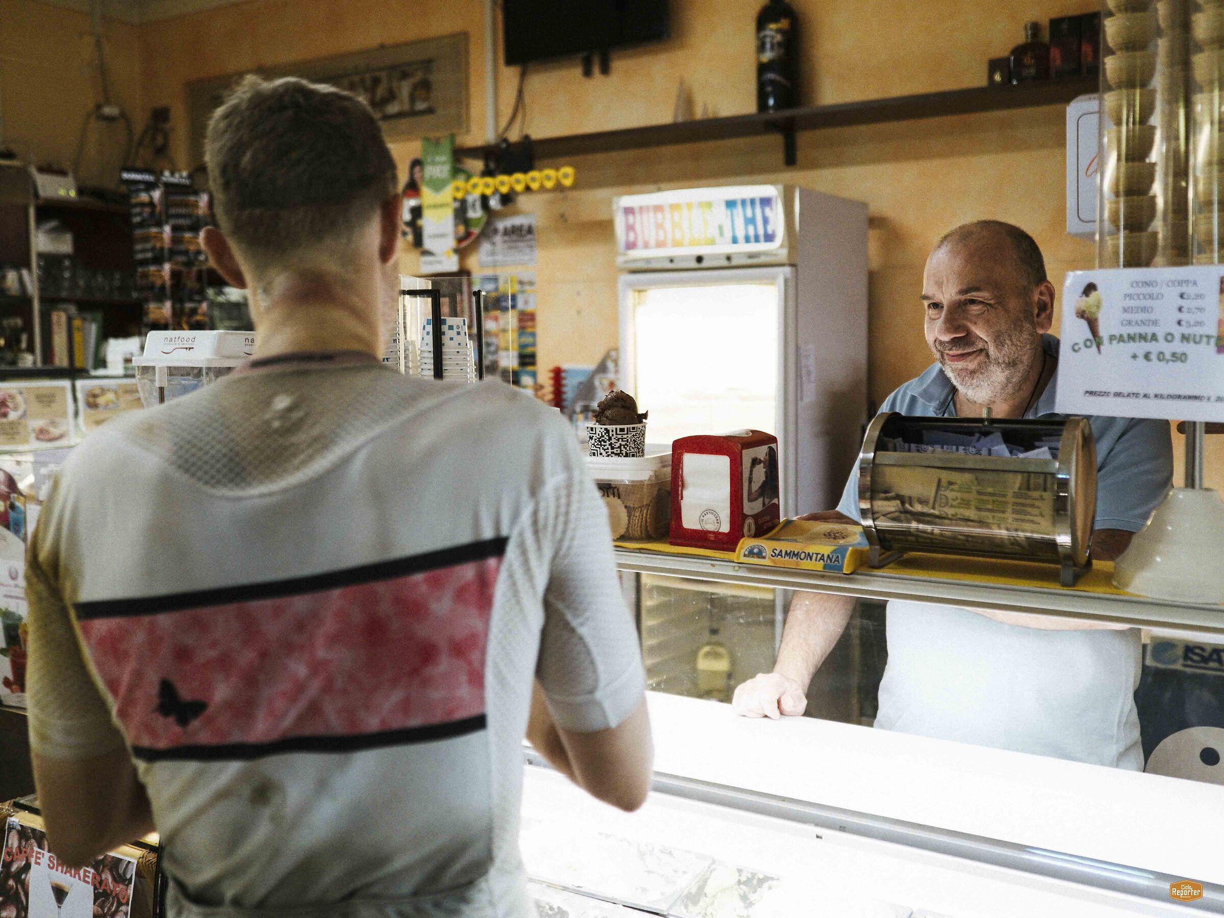 Via Race - Eivind crashes, Asciano