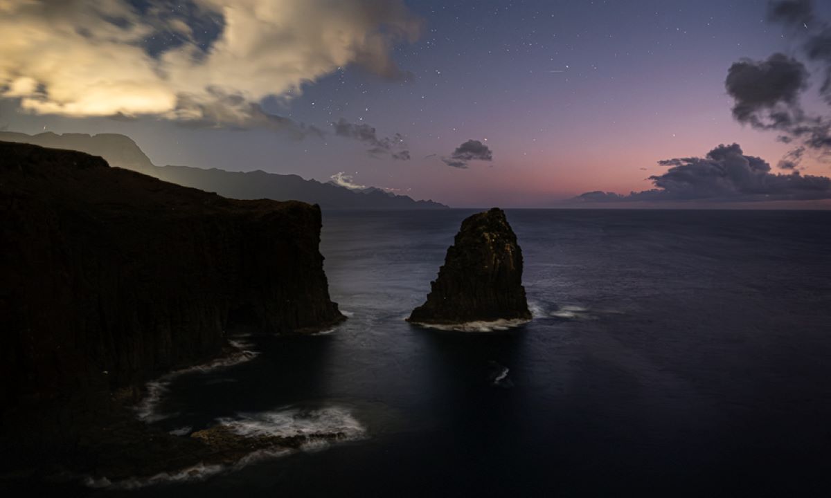 Farallon de tabata de noche