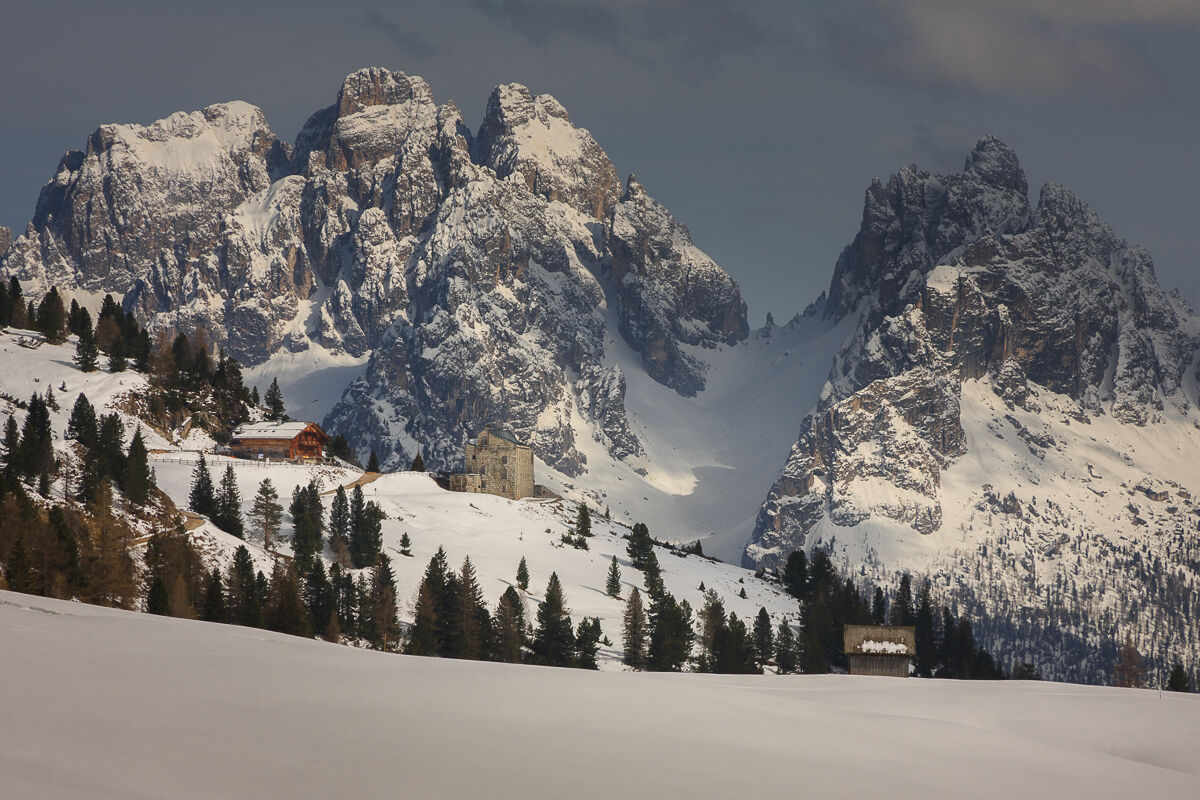 Snow and dolomite in Prato Piazza ...