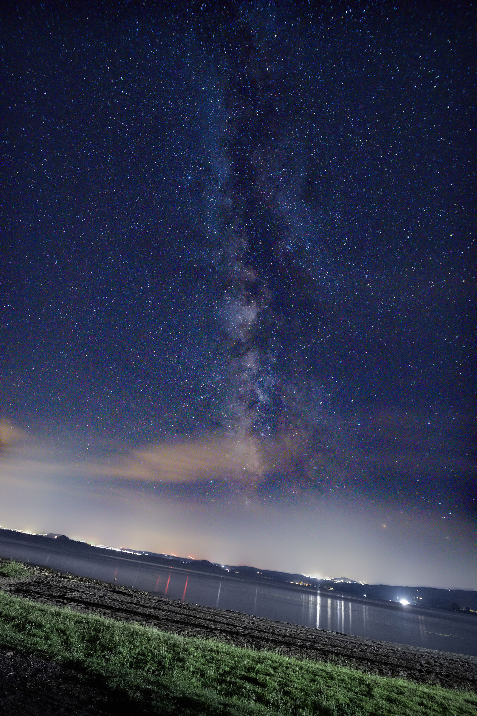 Via Lattea sul lago