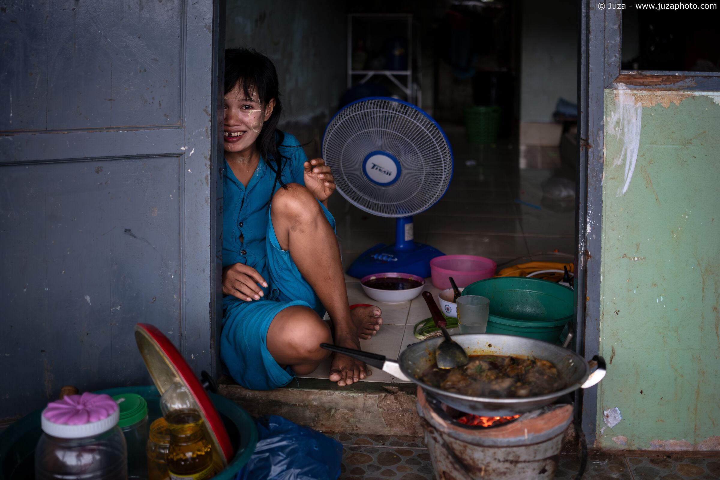 Cambodian girl, Samae San