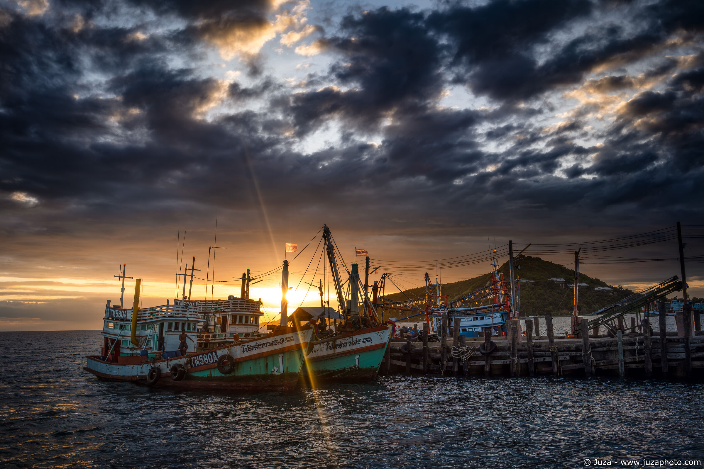 Tramonto a Samae San