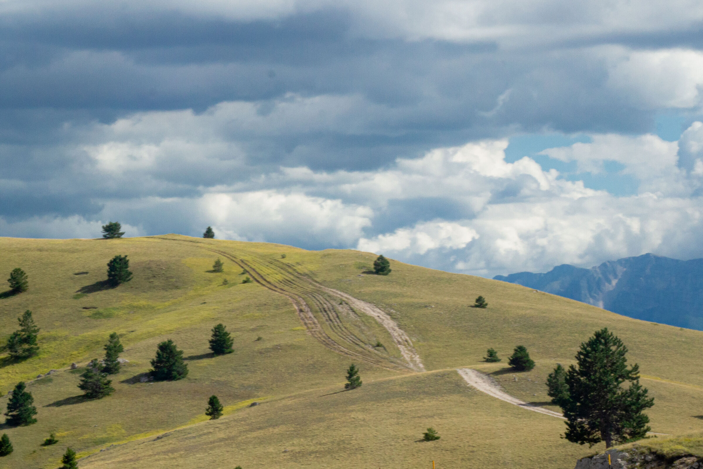 Intorno al Gran Sasso, colline abruzzesi