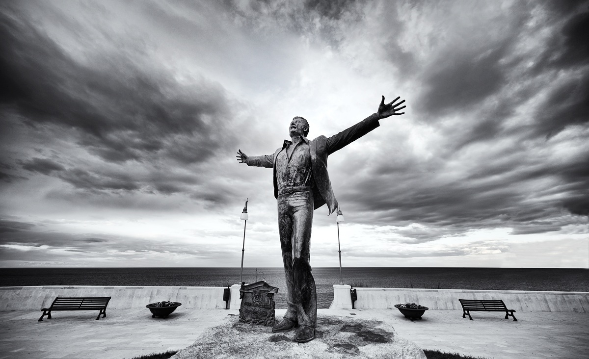 Statue of Modugno