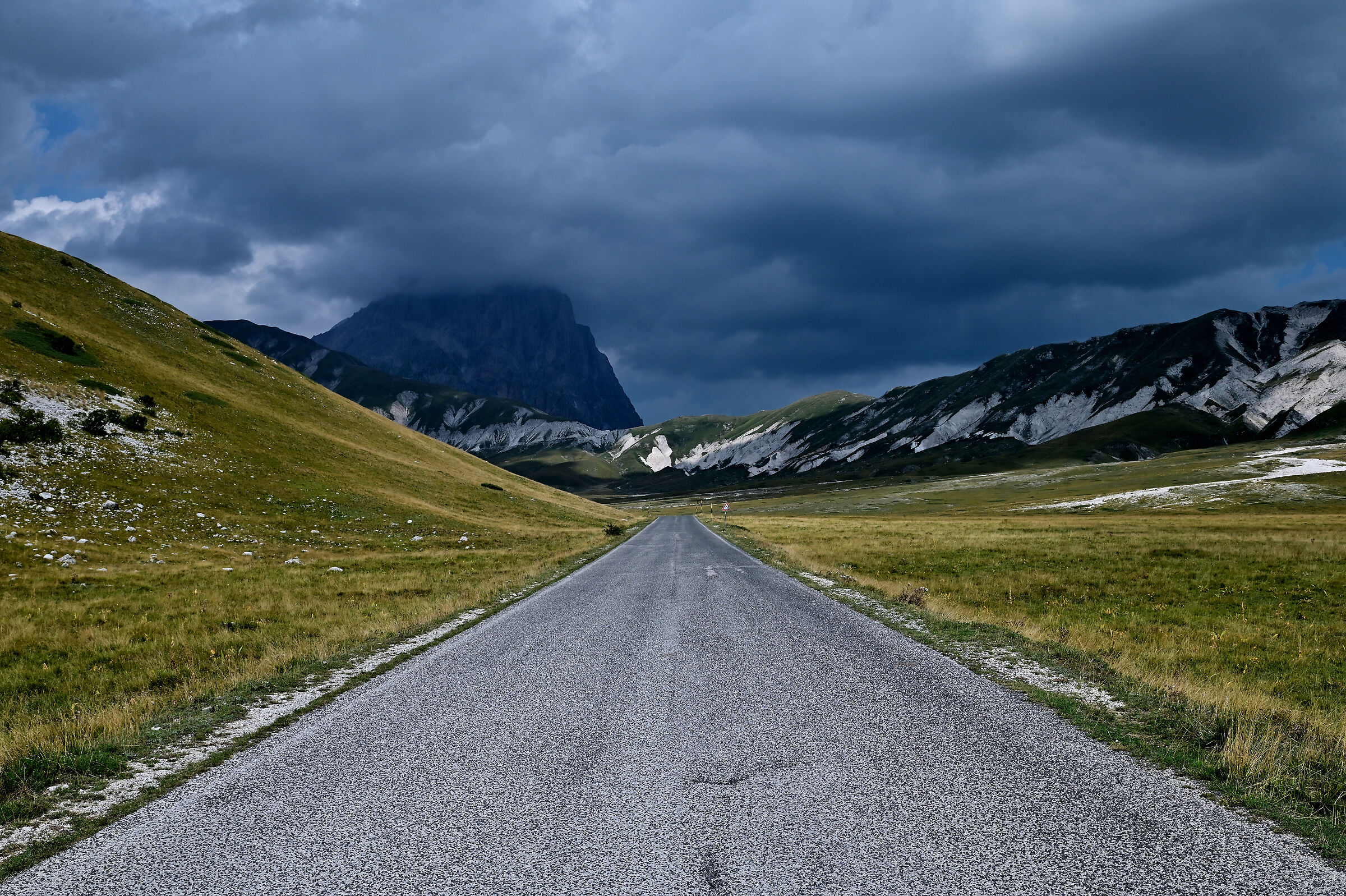 On the road. Dritti verso il Corno Grande