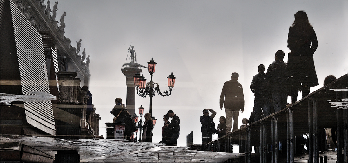 Una pozzanghera o una dimensione parallela?