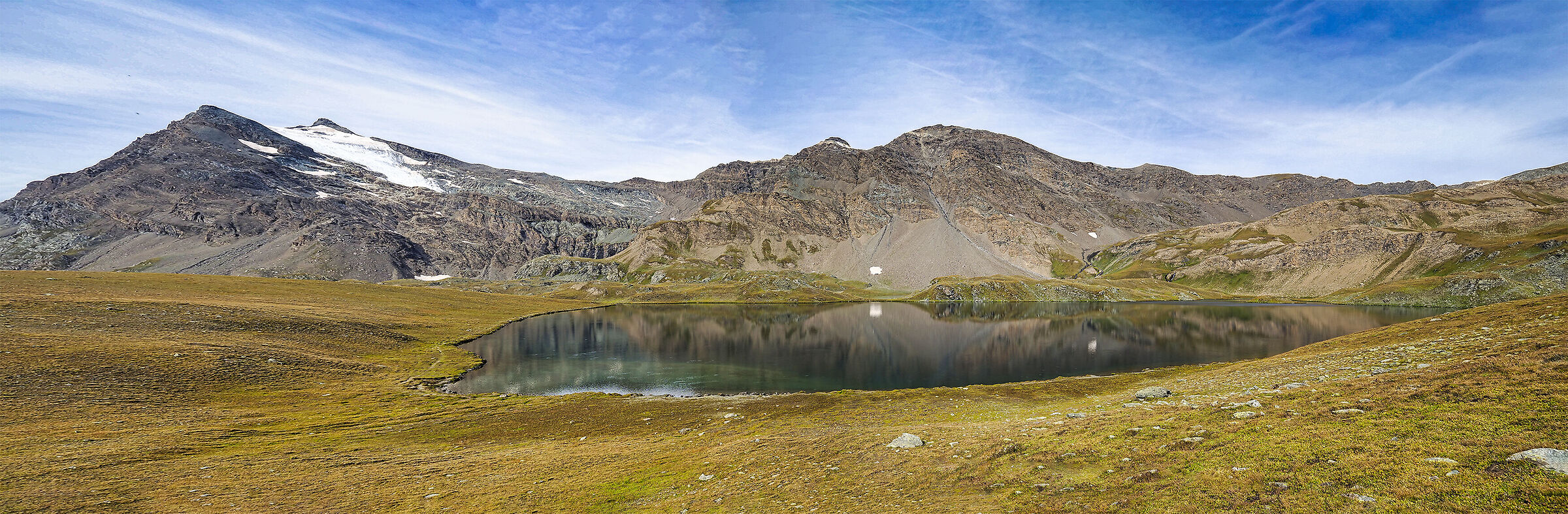 Lake Rosset altitude 2703 (Colle del Nivolet Piedmont