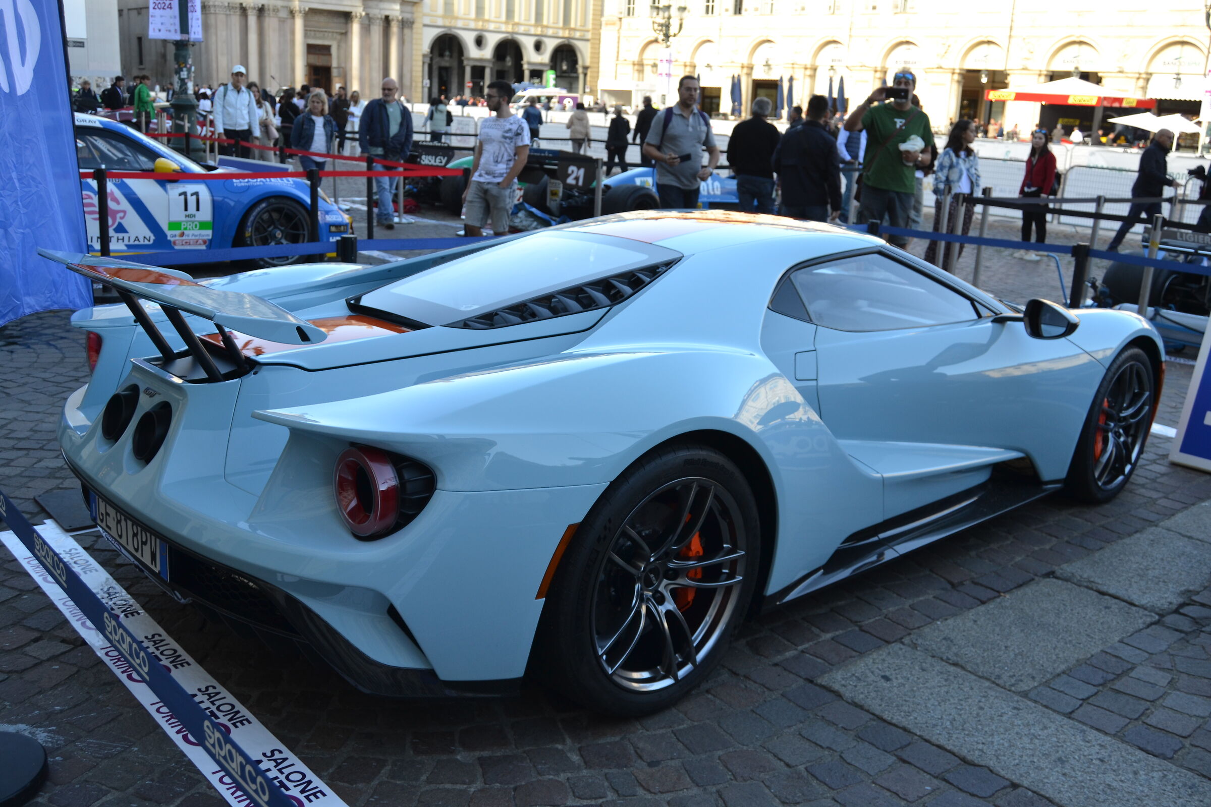 FORD GT