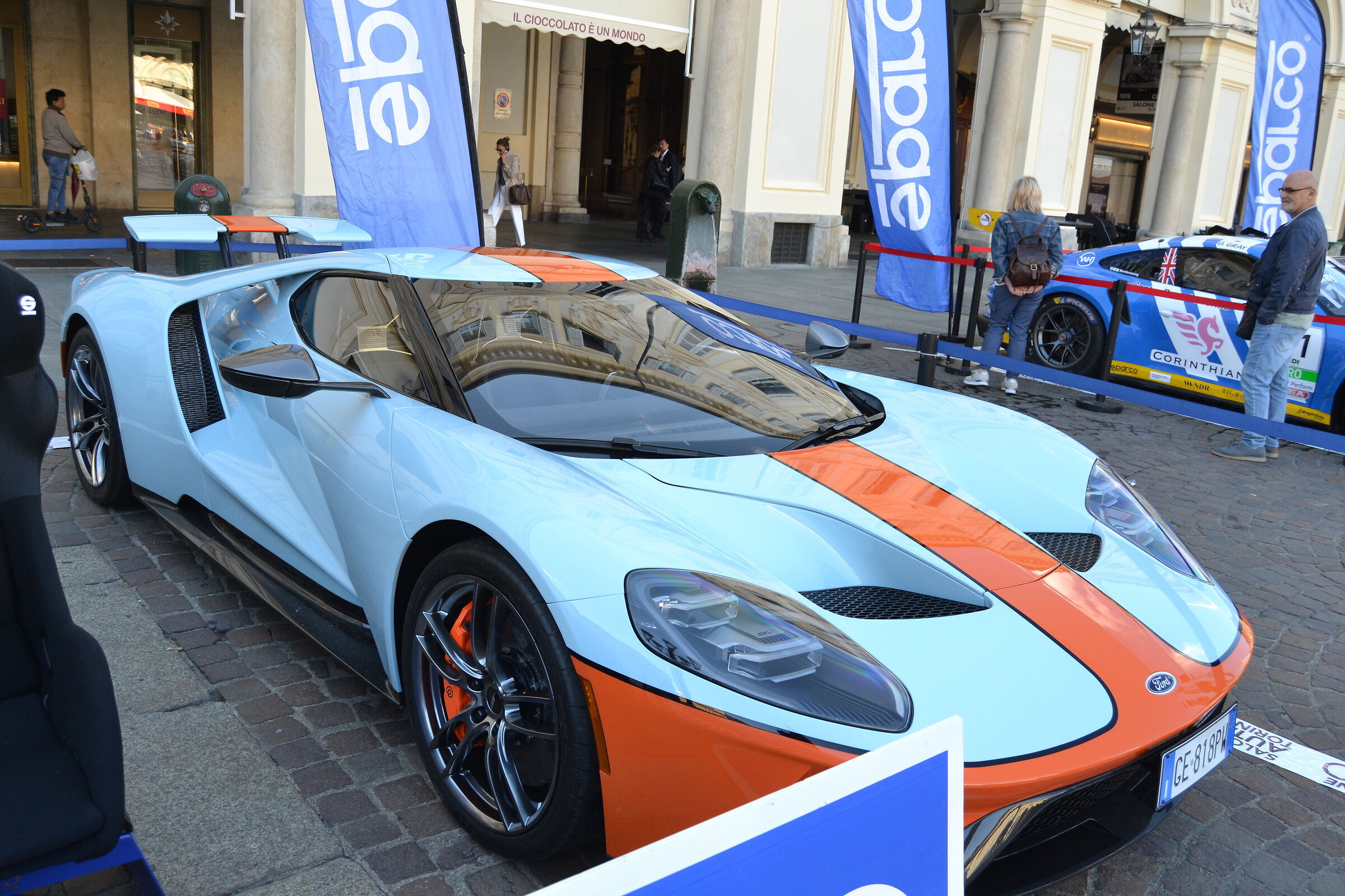 FORD GT