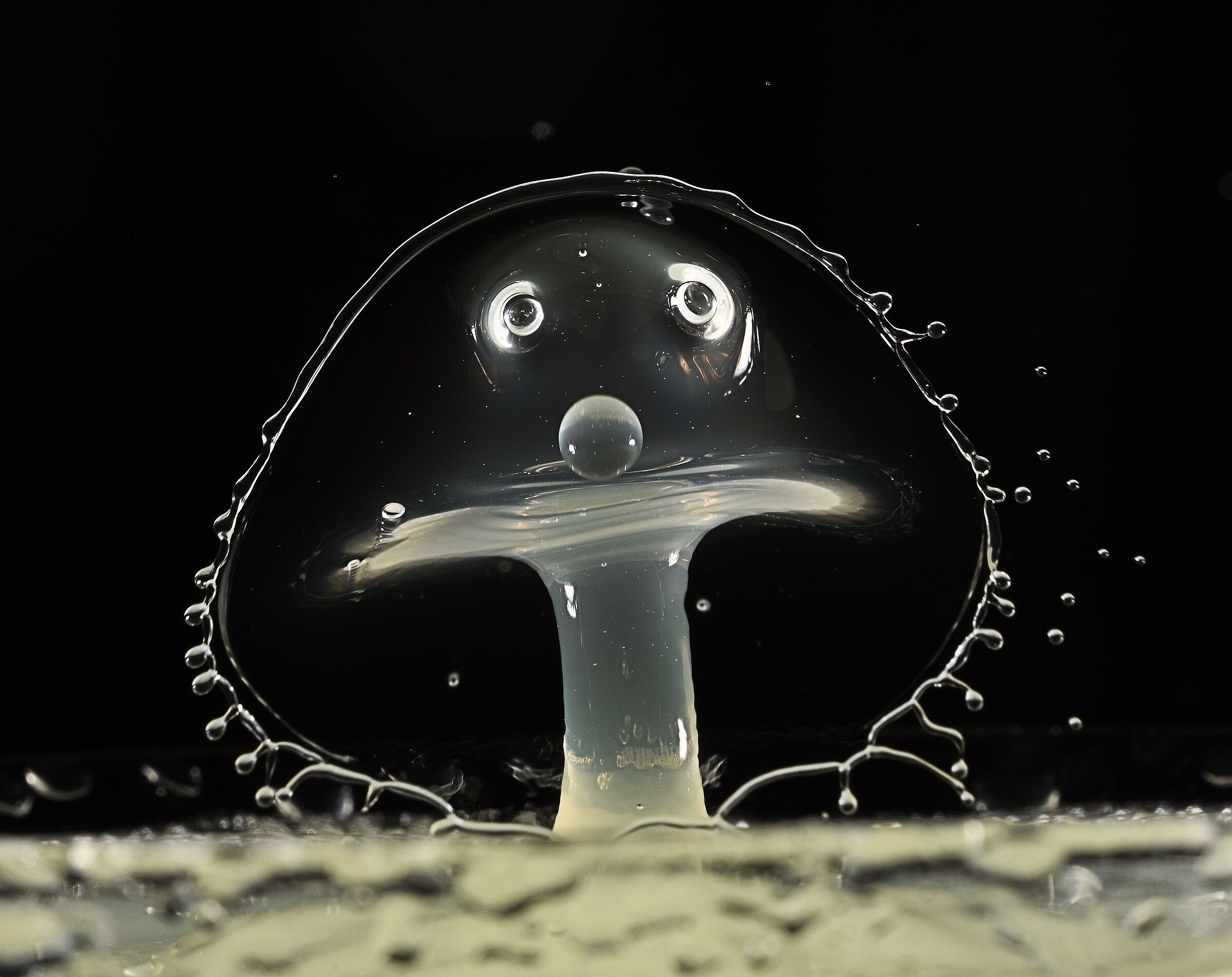 When a drop becomes expressive