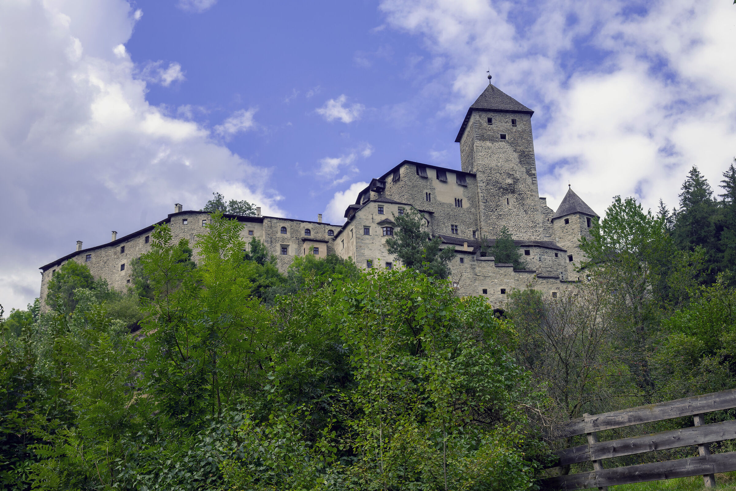 Tures Castle