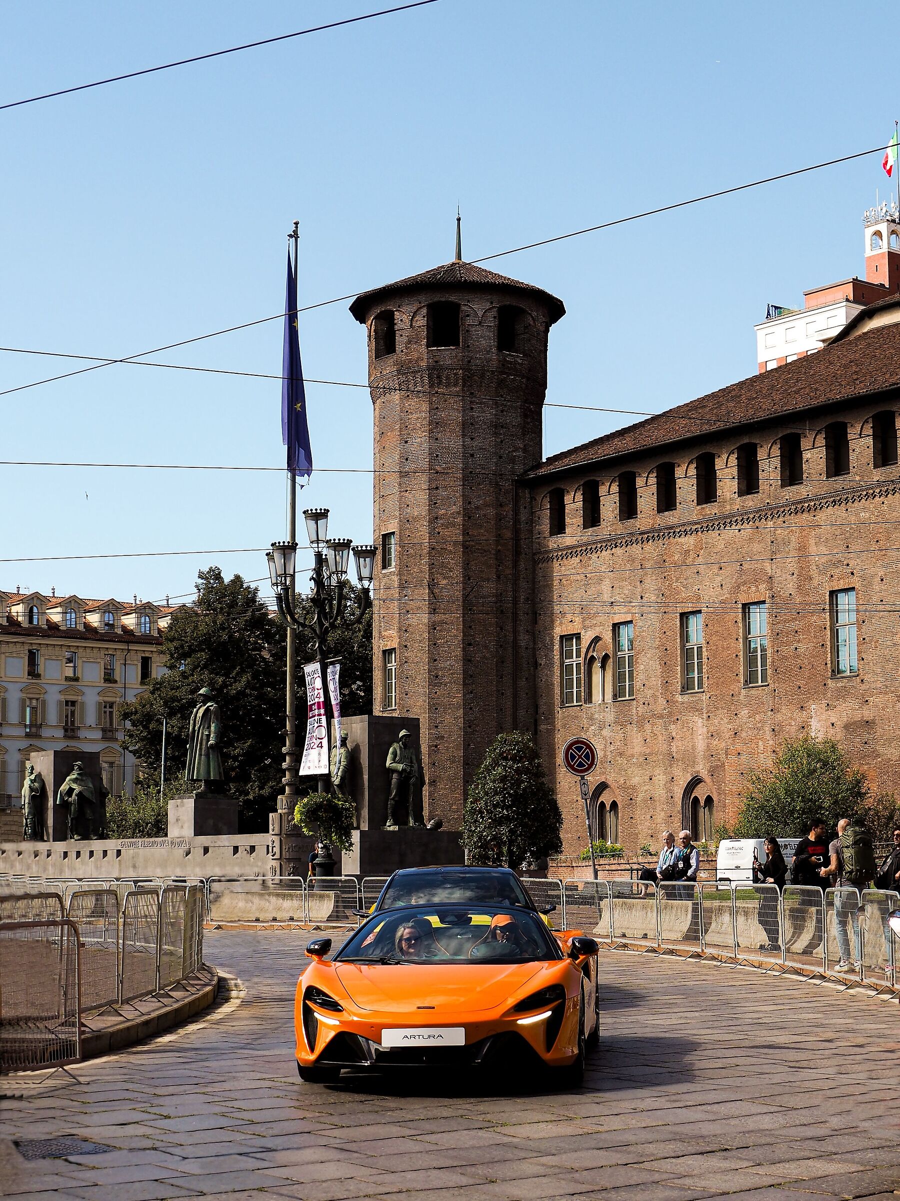 Artura in Piazza Castello (Turin)