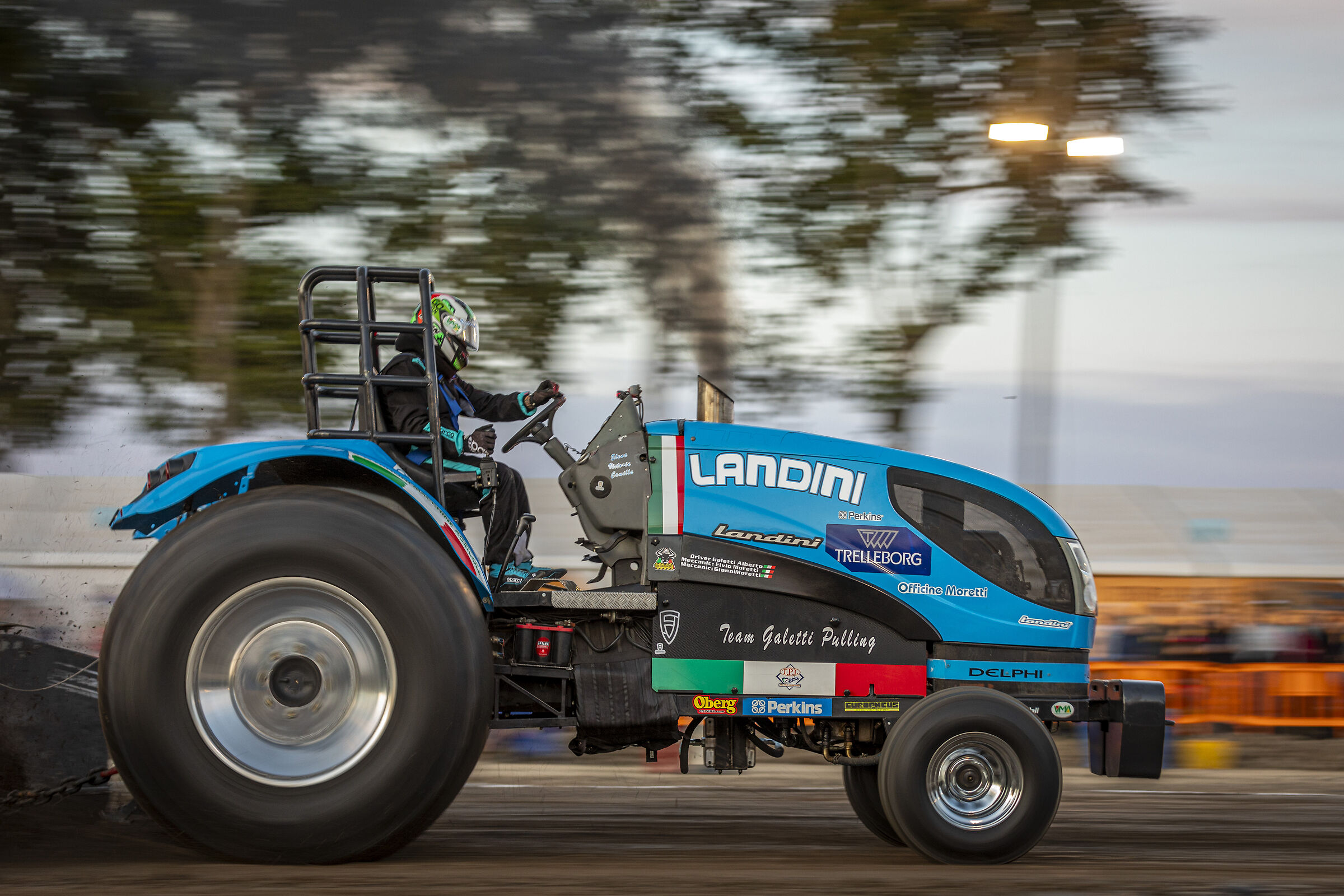 Landini in azione a Villanova Solaro.