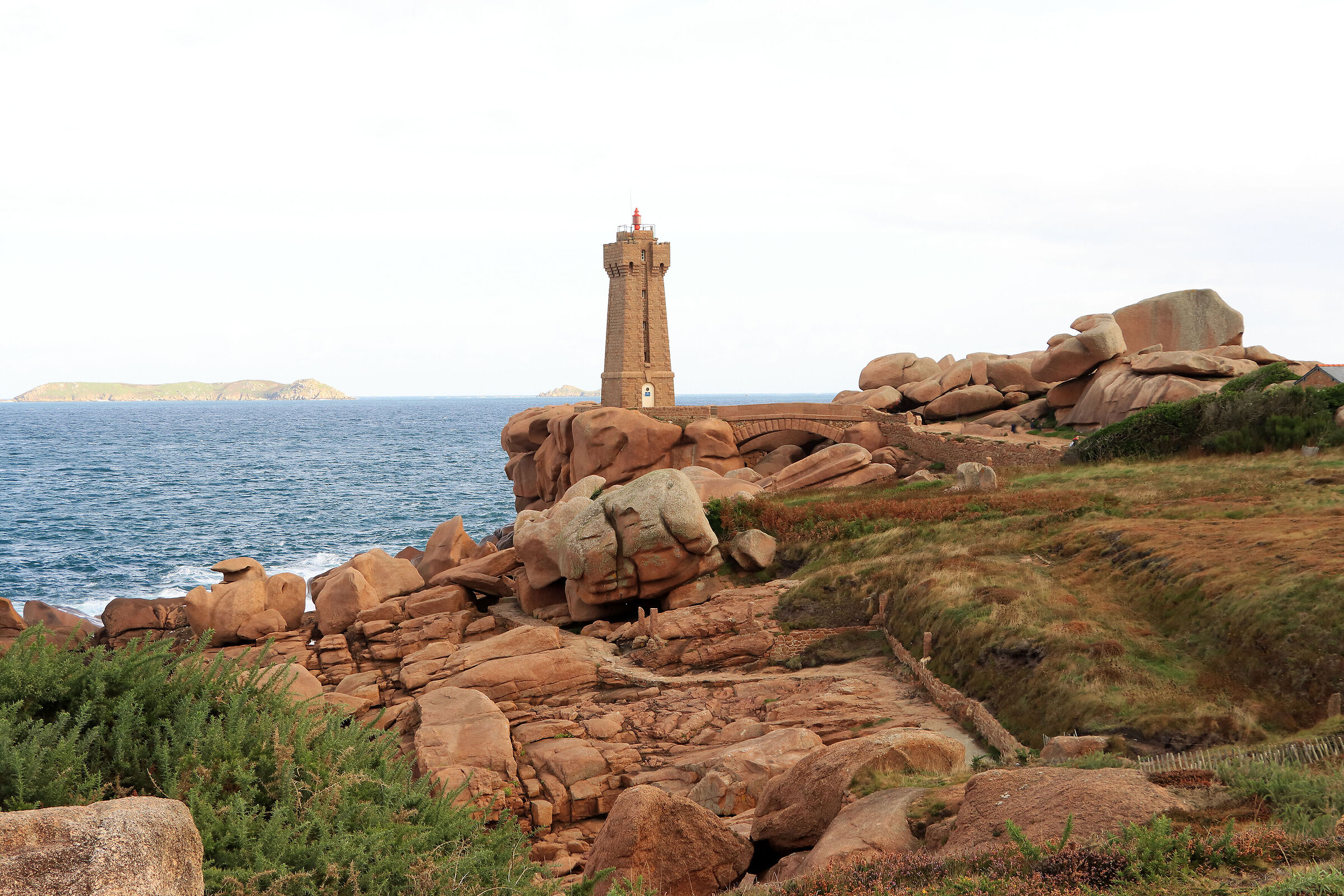 Ploumanac - the pinkish granite