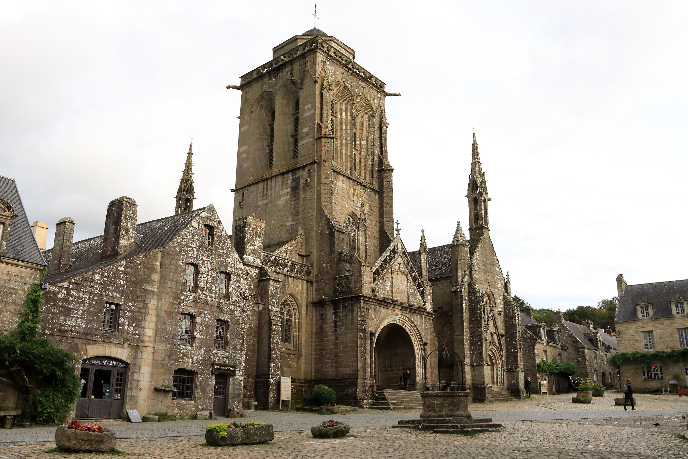 San Ronan- Locronan -
