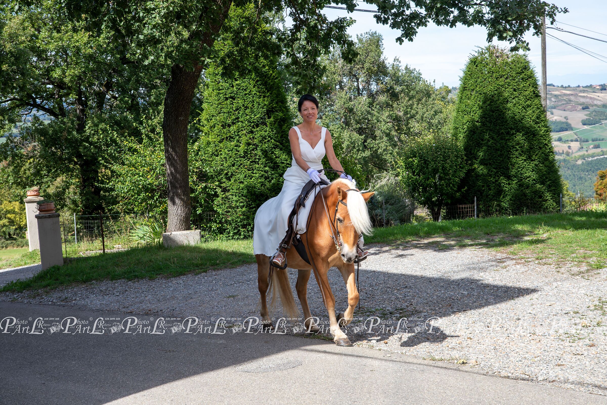 vado fino in chiesa a cavallo
