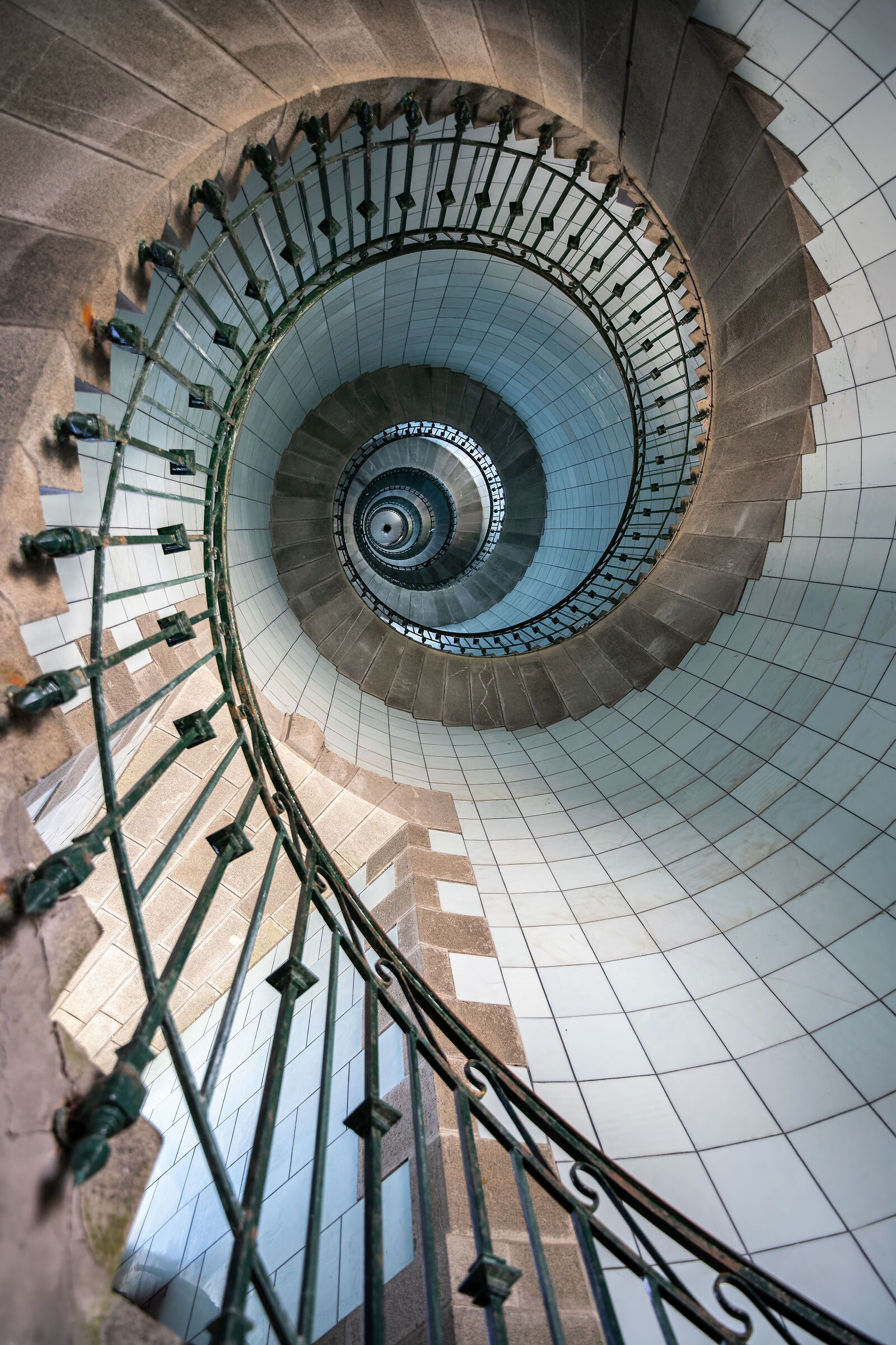 Faro d'Ille Vierge, Plouguernau interno