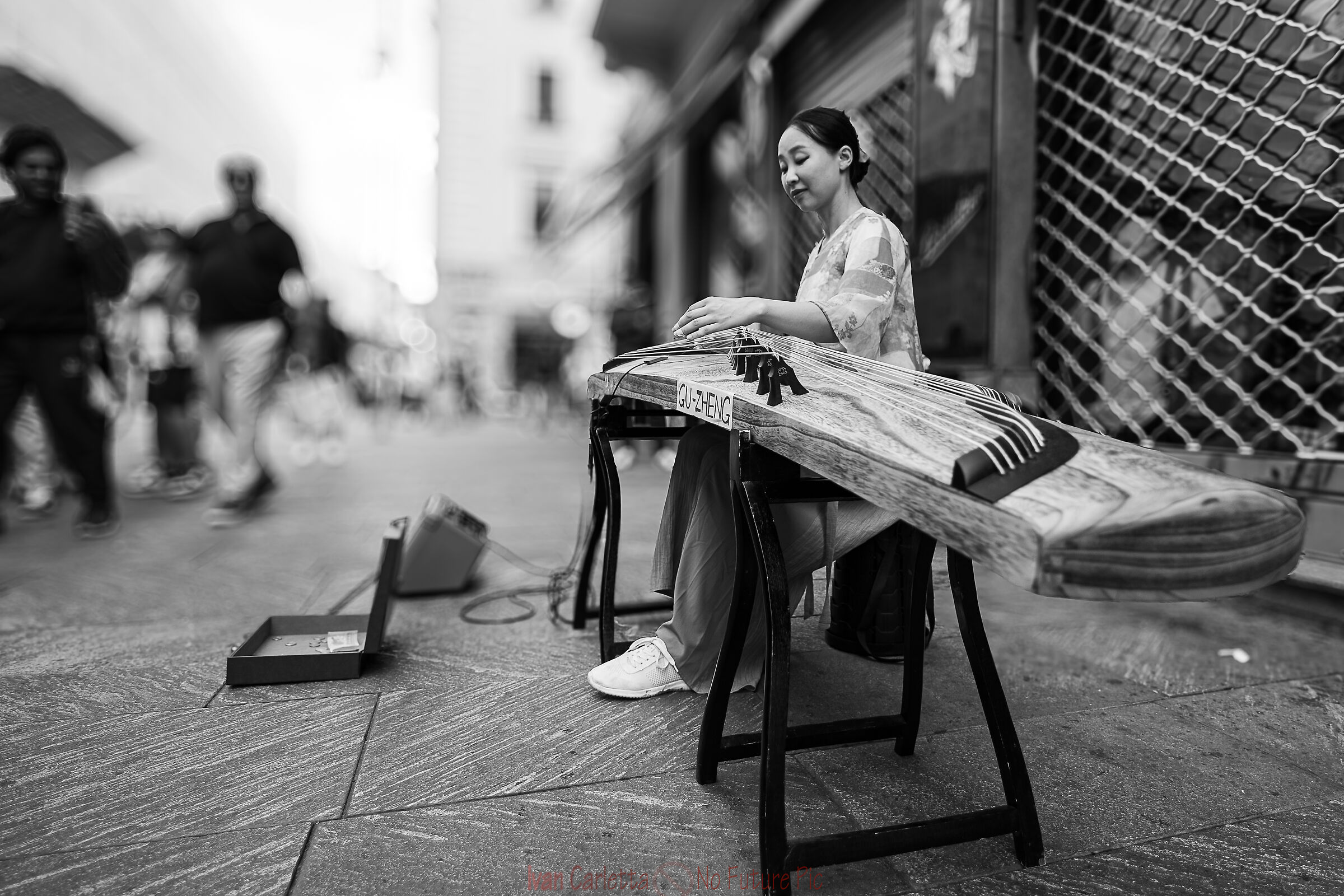 Koto player