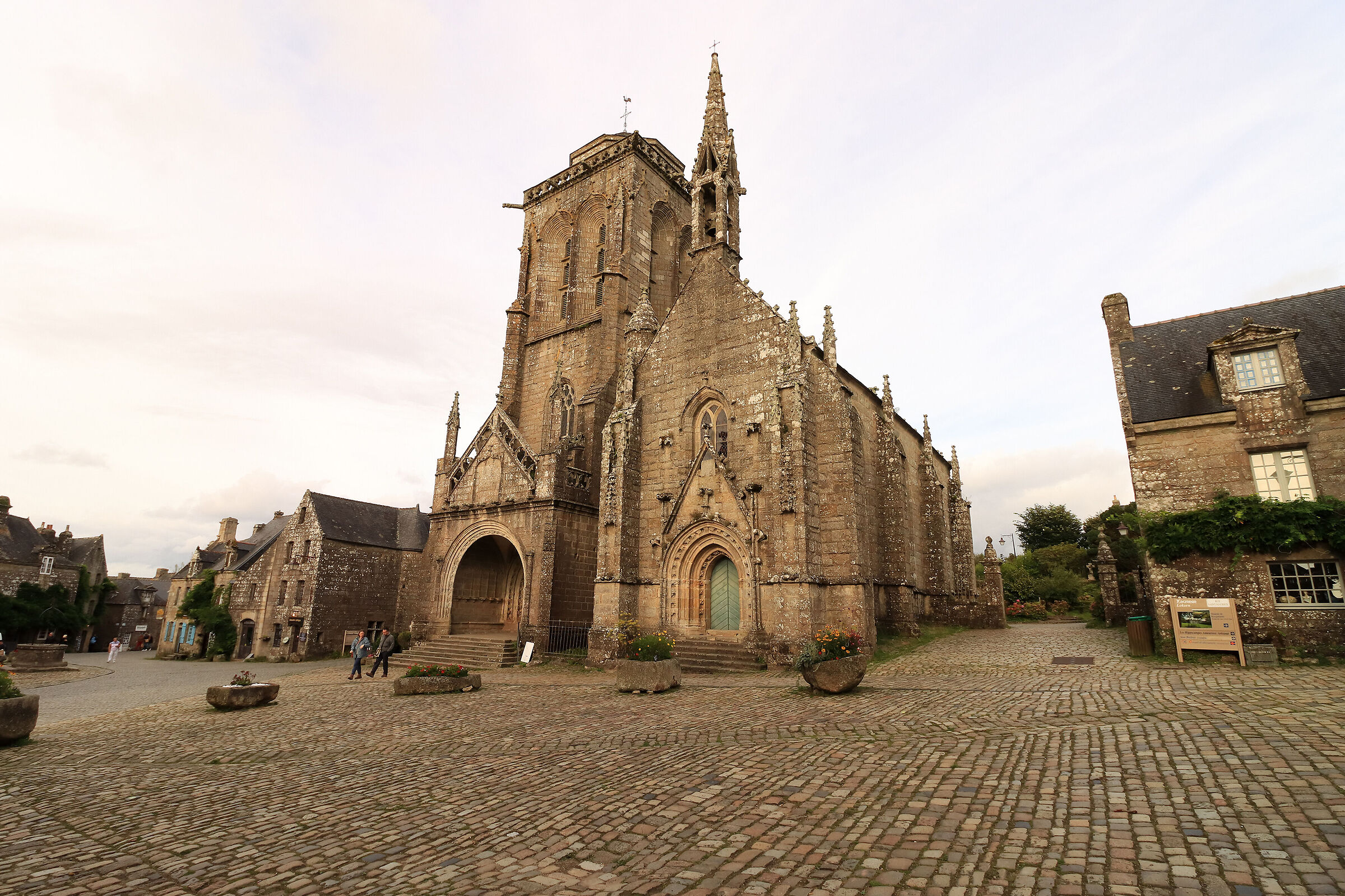 Locronan - the ancient basilica