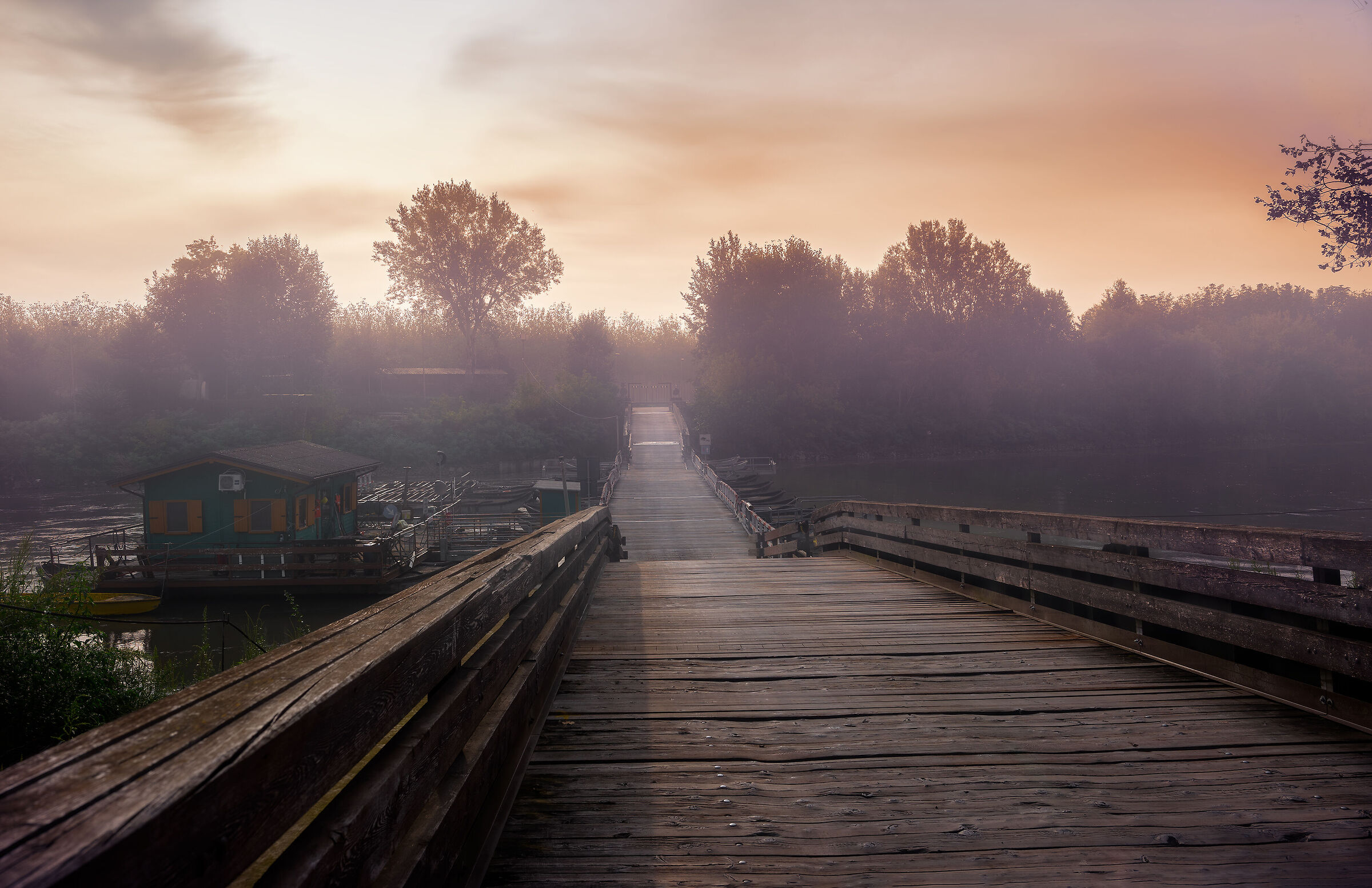 One of the last pontoon bridges in Torre d'Oglio (mn)