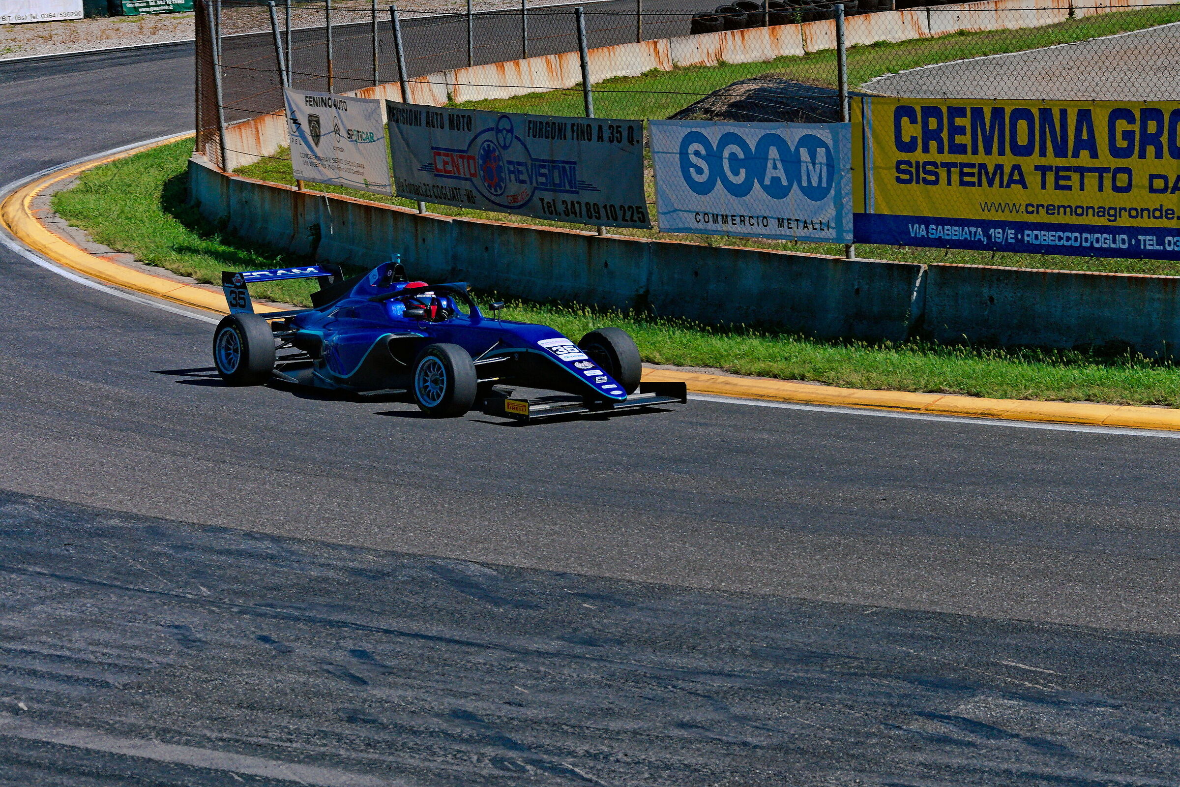 F4 Castelletto curva 6