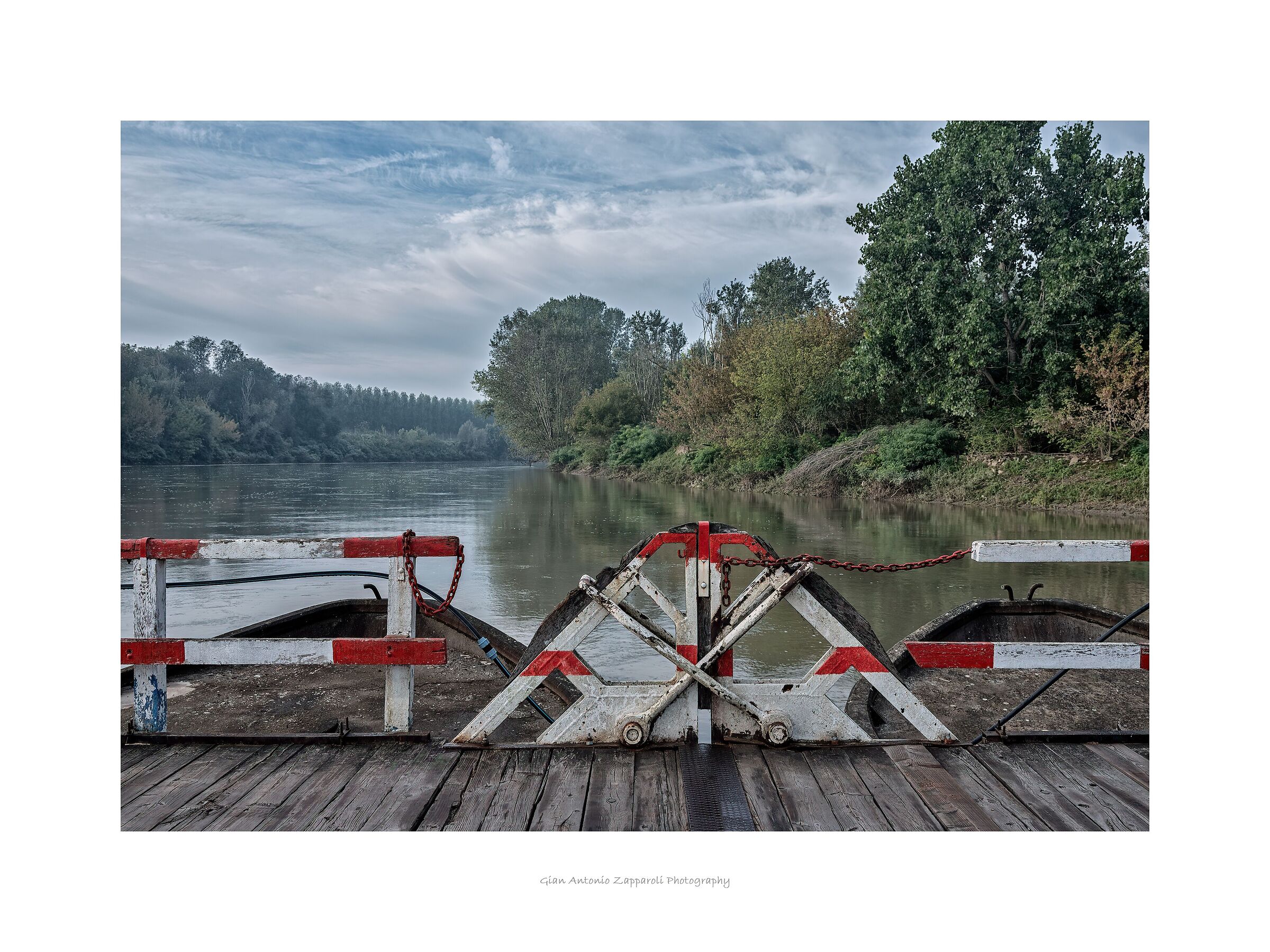Detail of the pontoon bridge in Torre d'Oglio (mn)