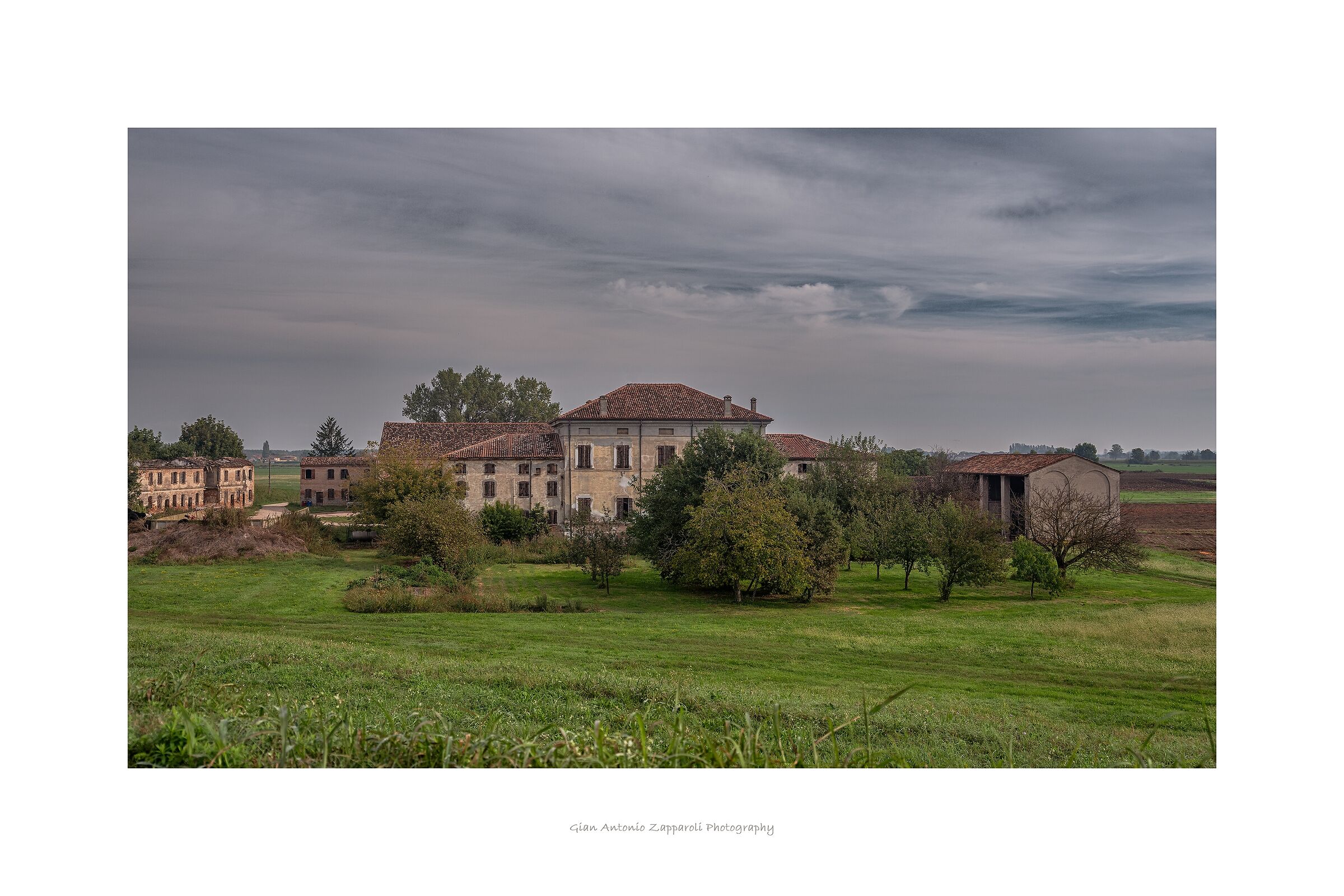 From the bank of the river Oglio (mn)