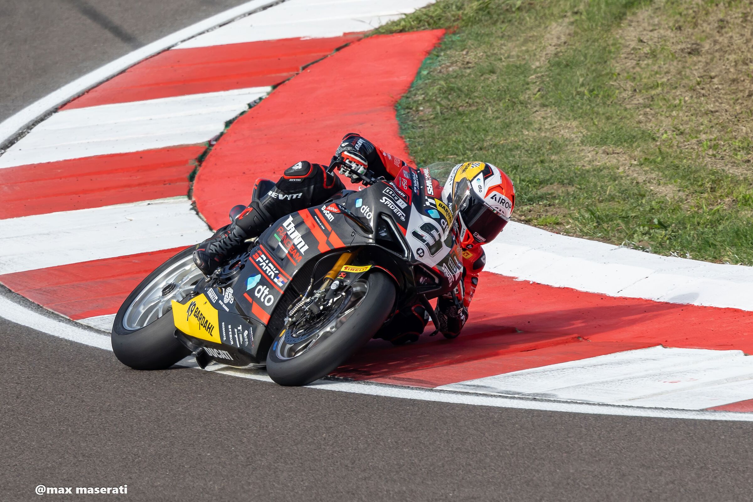 petrux gomito a terra